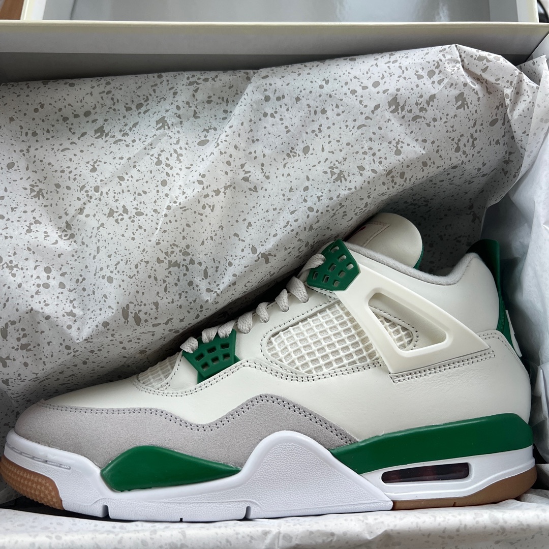 Jordan 4 x Nike SB Retro SP Pine Green 착용 스타일 - 1