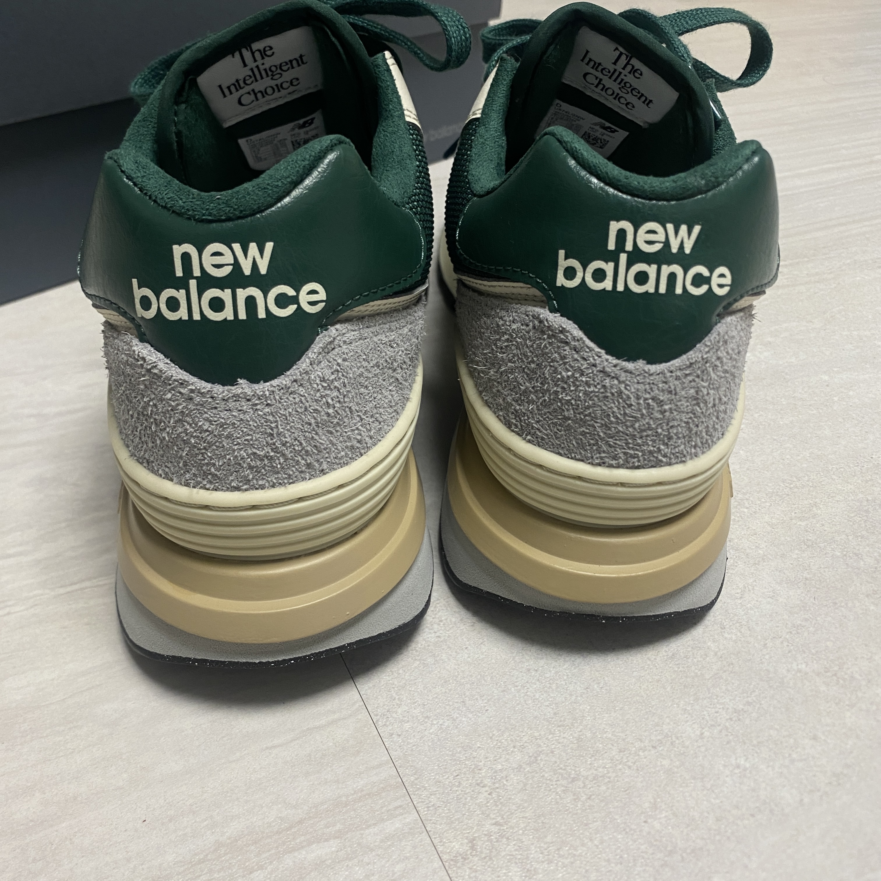 New Balance 574 Legacy Green 착용 스타일 - 3