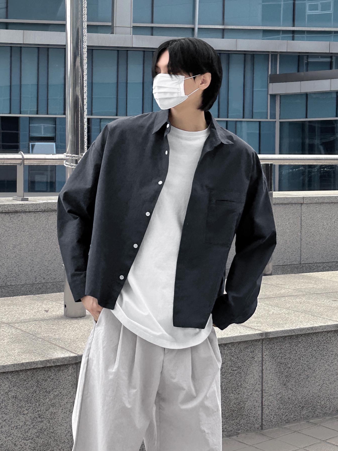 Maison Mihara Yasuhiro Wayne OG Sole Leather Low-top Sneakers White 착용 스타일 - 4