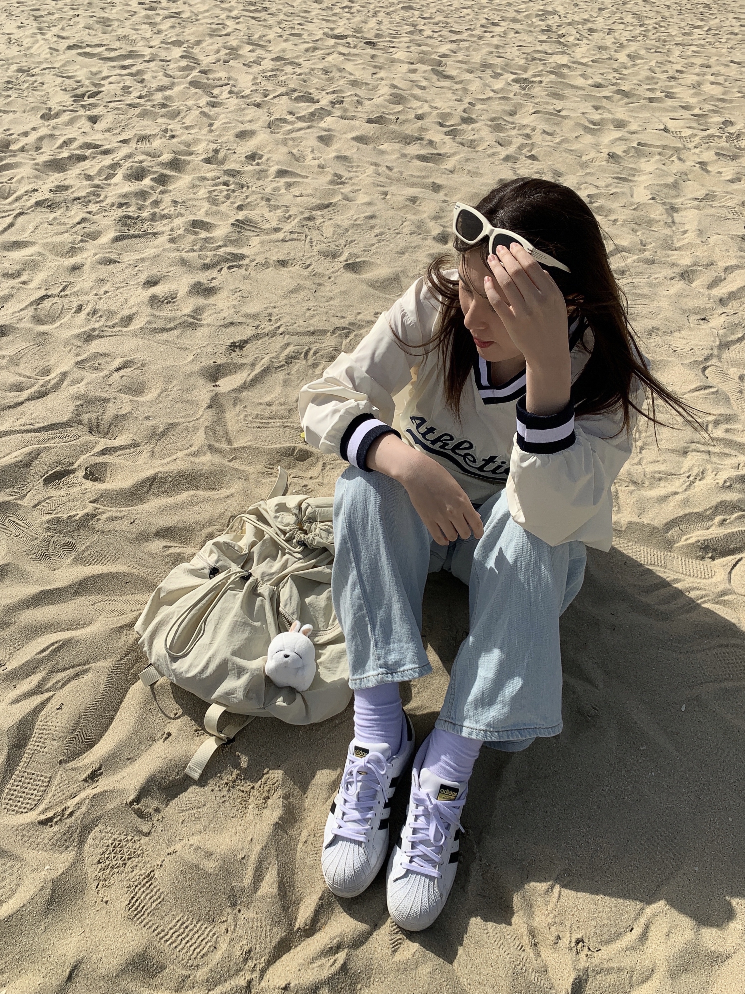 Adidas Superstar White Black 착용 스타일 - 1