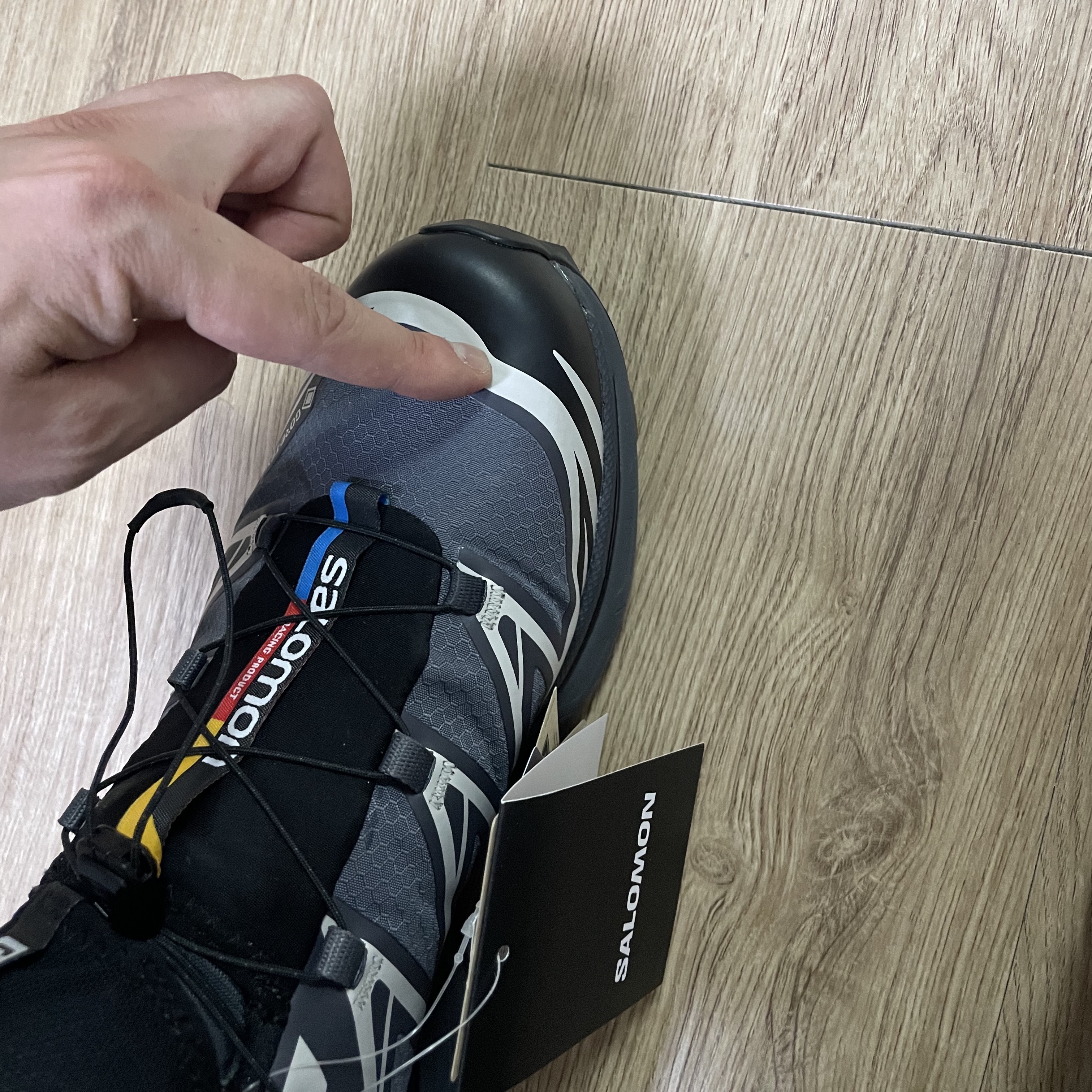 Salomon XT-6 Gore-Tex Black Ebony 착용 스타일 - 2