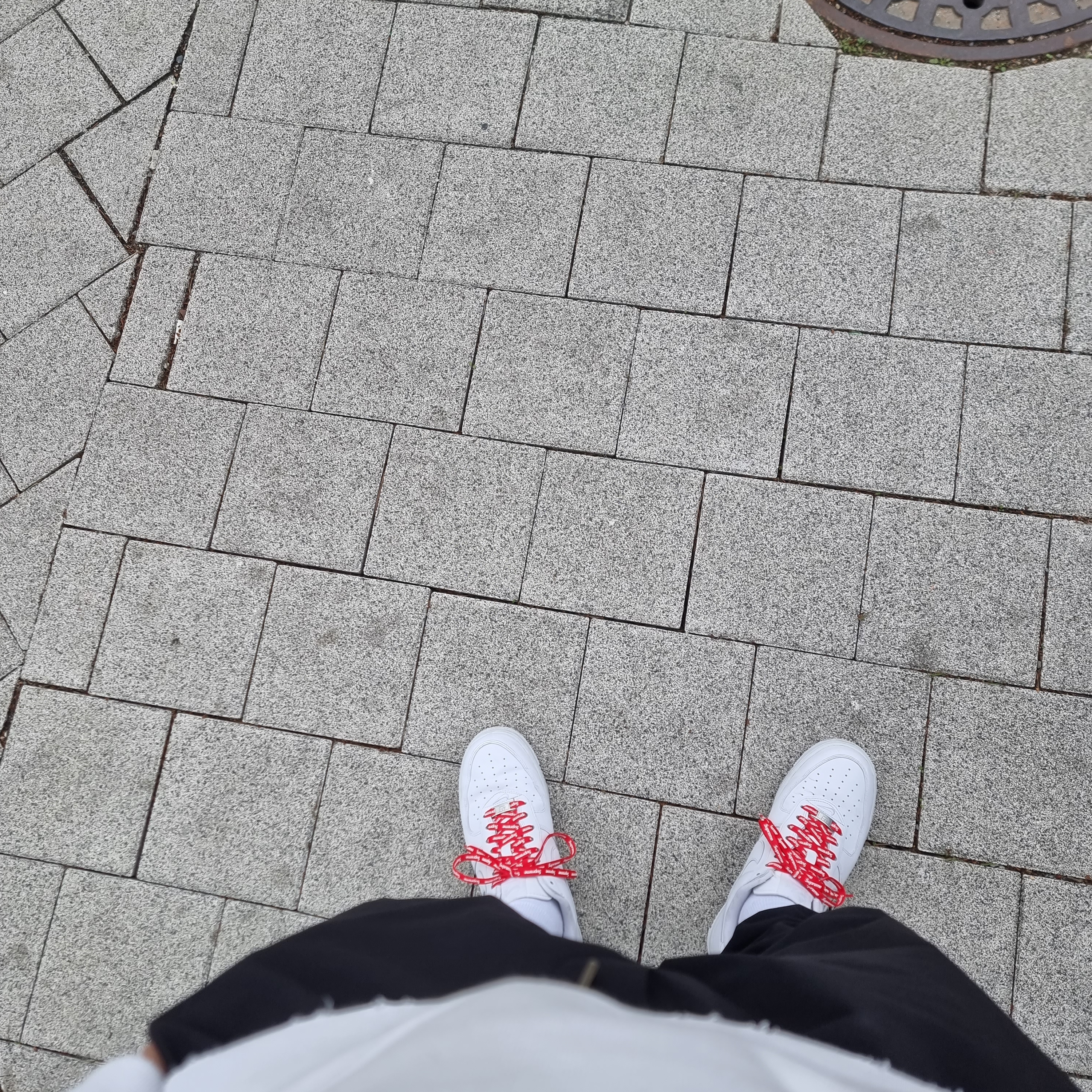 Nike x Supreme Air Force 1 Low White, Jordan x Union Fleece Hoodie Photon Dust - Asia 착용 스타일