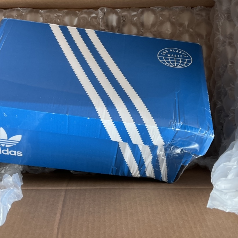 Adidas Superstar Golden Beige 착용 스타일 - 1
