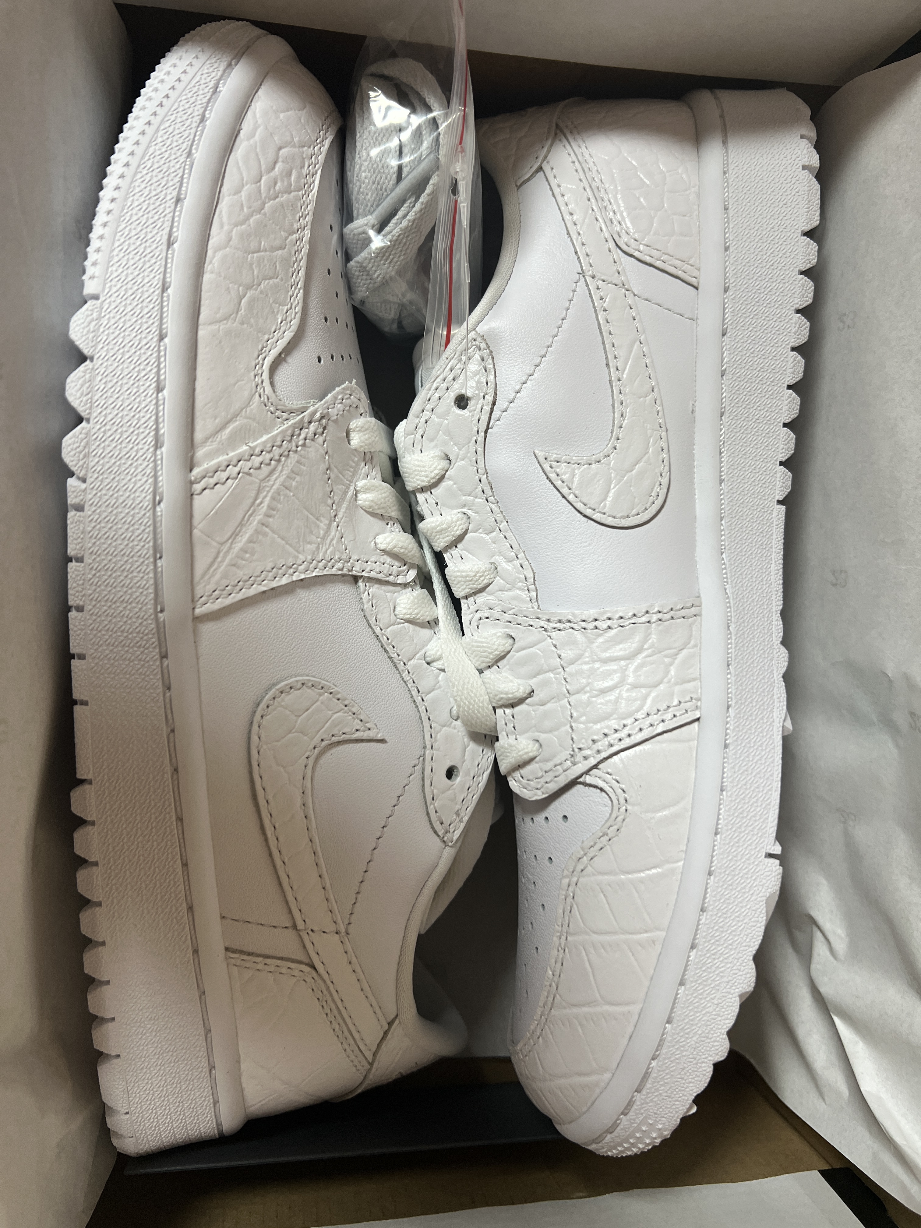 Jordan 1 Low Golf Pure Platinum 착용 스타일