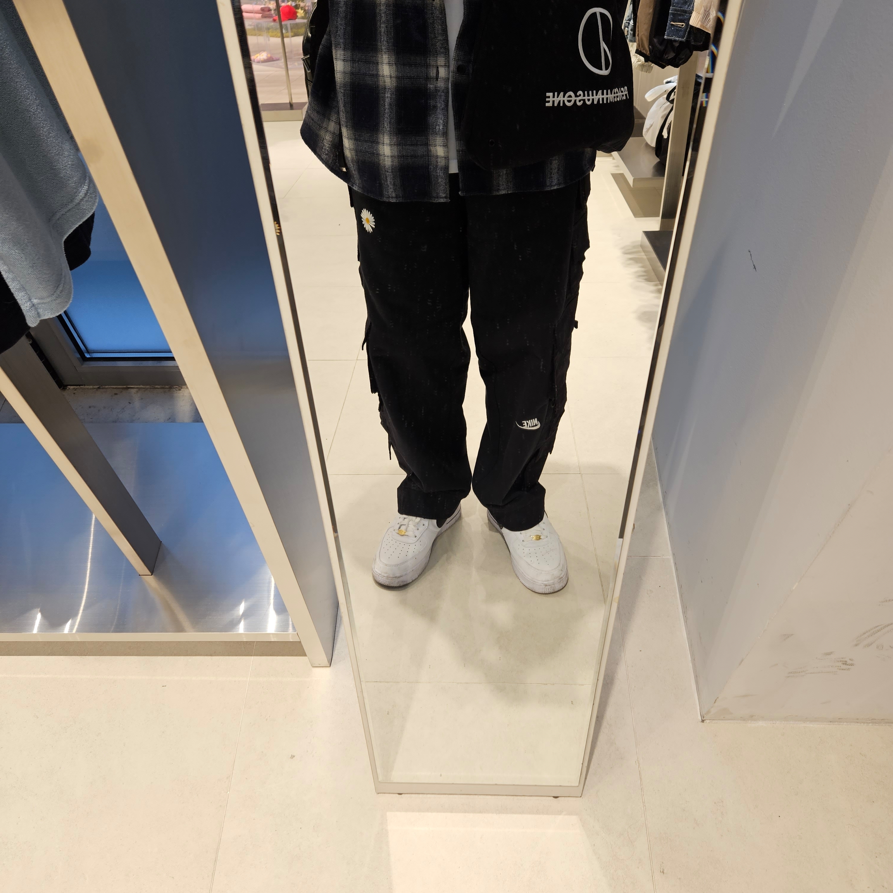 Nike x Peaceminusone Wide Pants Black (DR0096-010) 착용 스타일