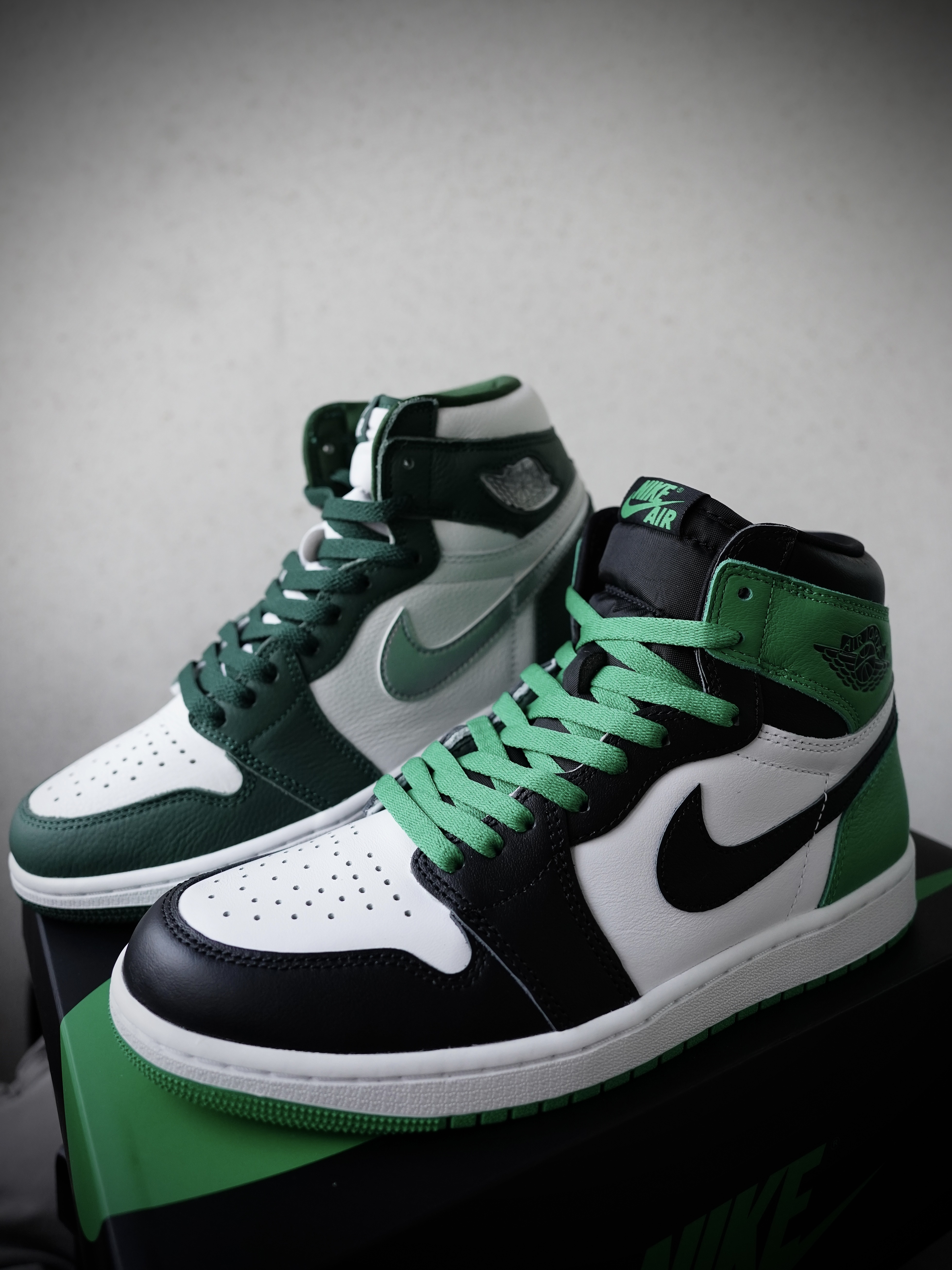 Jordan 1 Retro High OG Black and Lucky Green, Jordan 1 Retro High OG Gorge Green 착용 스타일 - 2