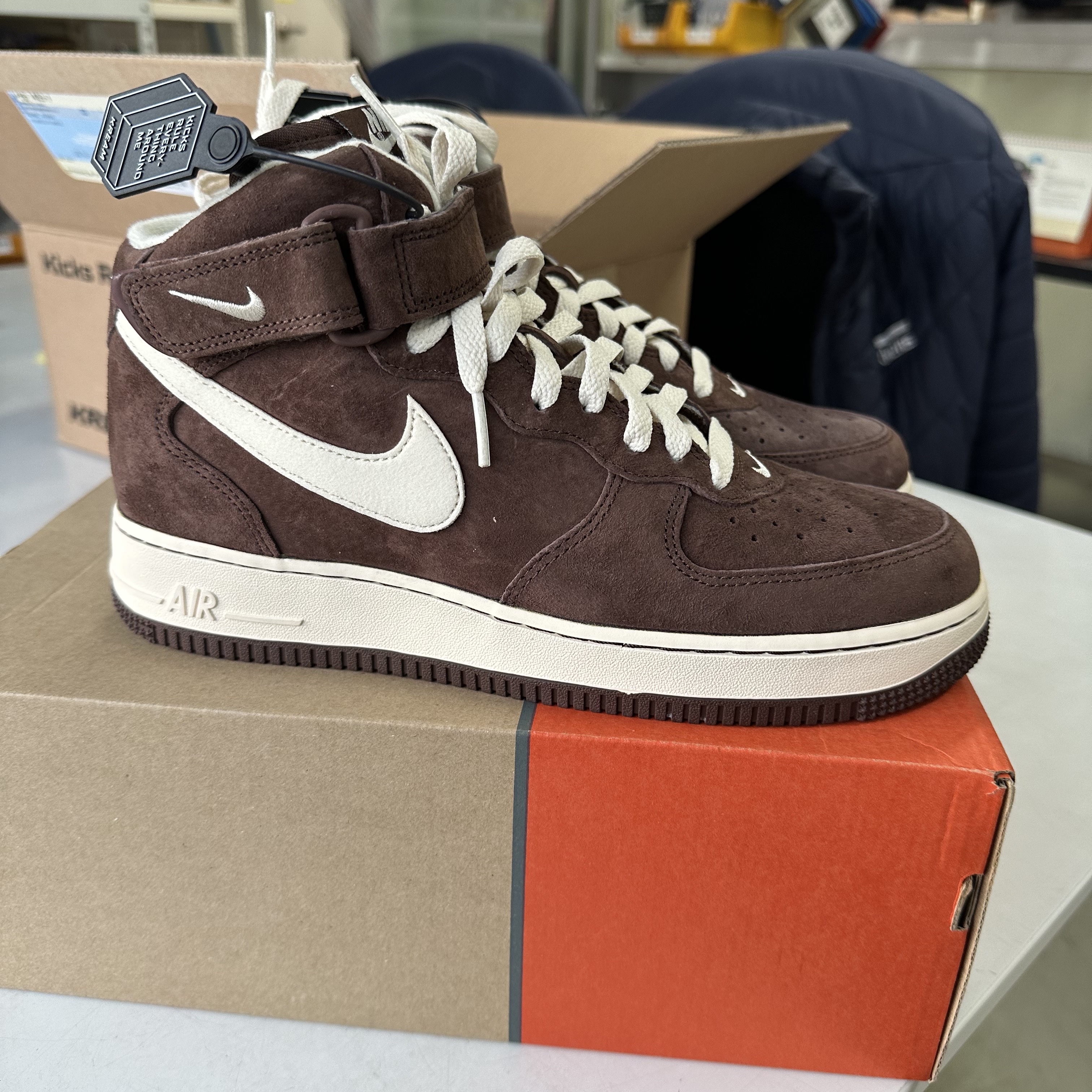 Nike Air Force 1 Mid '07 QS Chocolate 착용 스타일 - 2