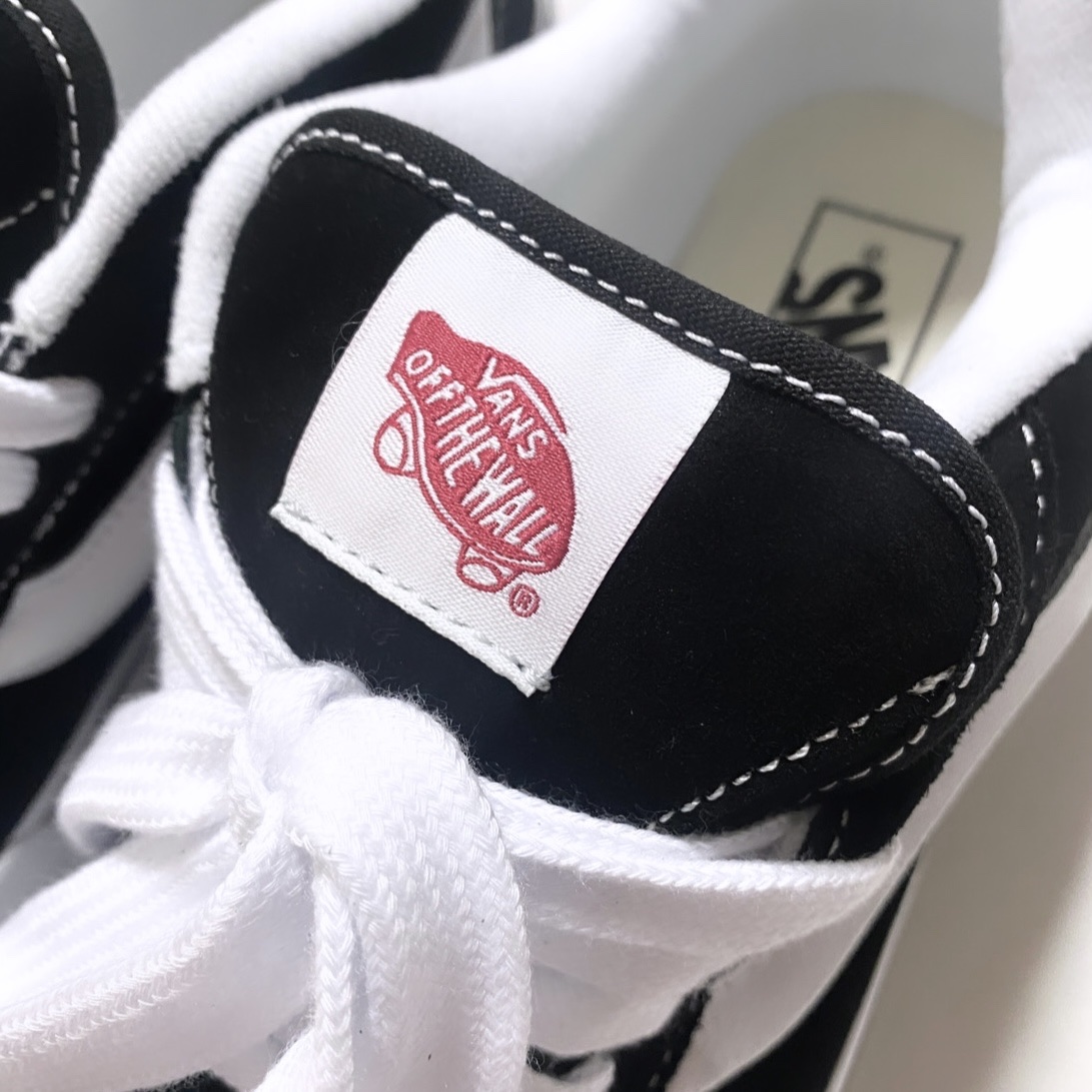Vans Knu-Skool Black True White 착용 스타일 - 4