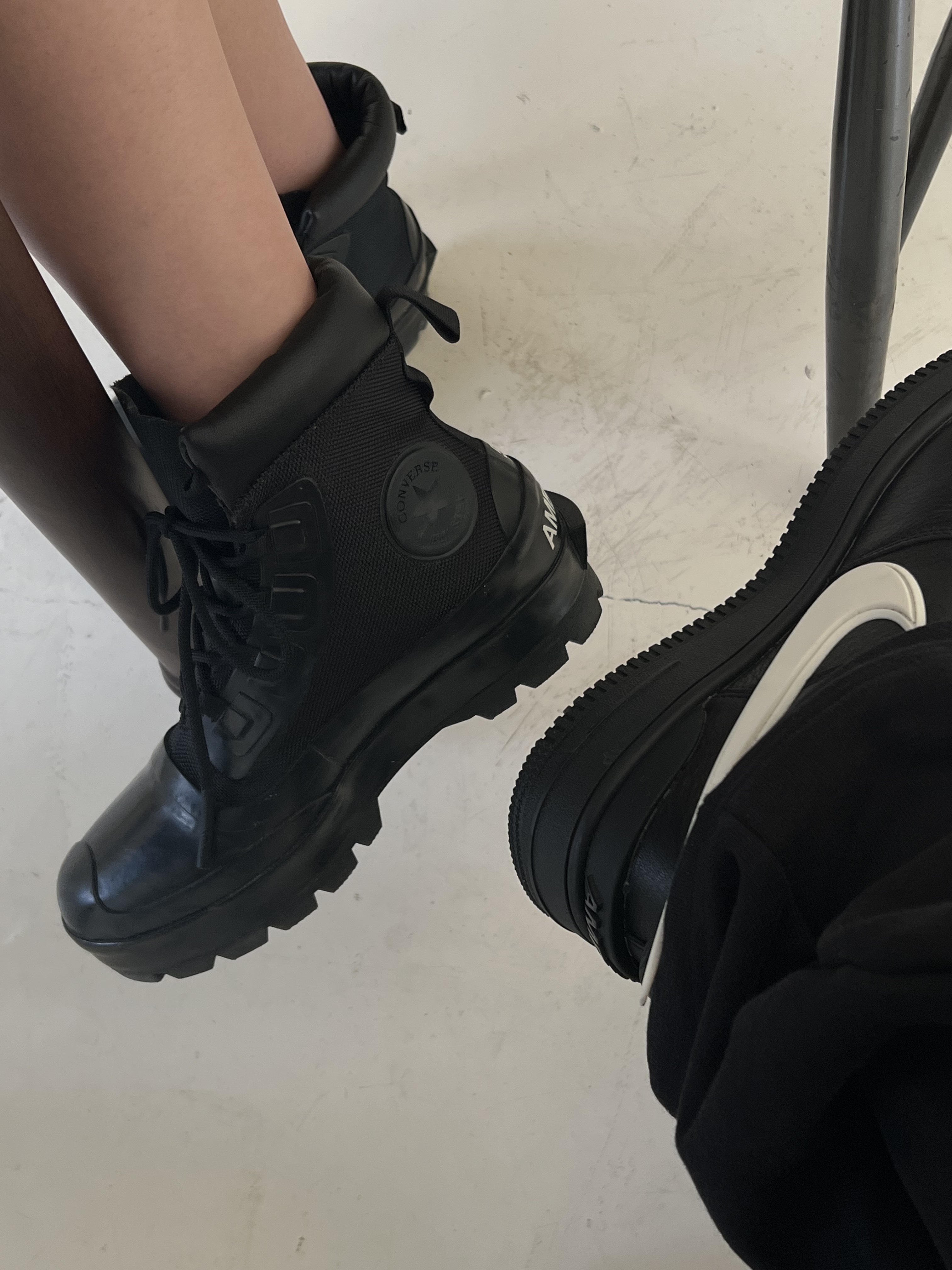 Nike x Ambush Air Force 1 Low SP Black, Arc'teryx Mantis 2 Waistpack Black 착용 스타일 - 4