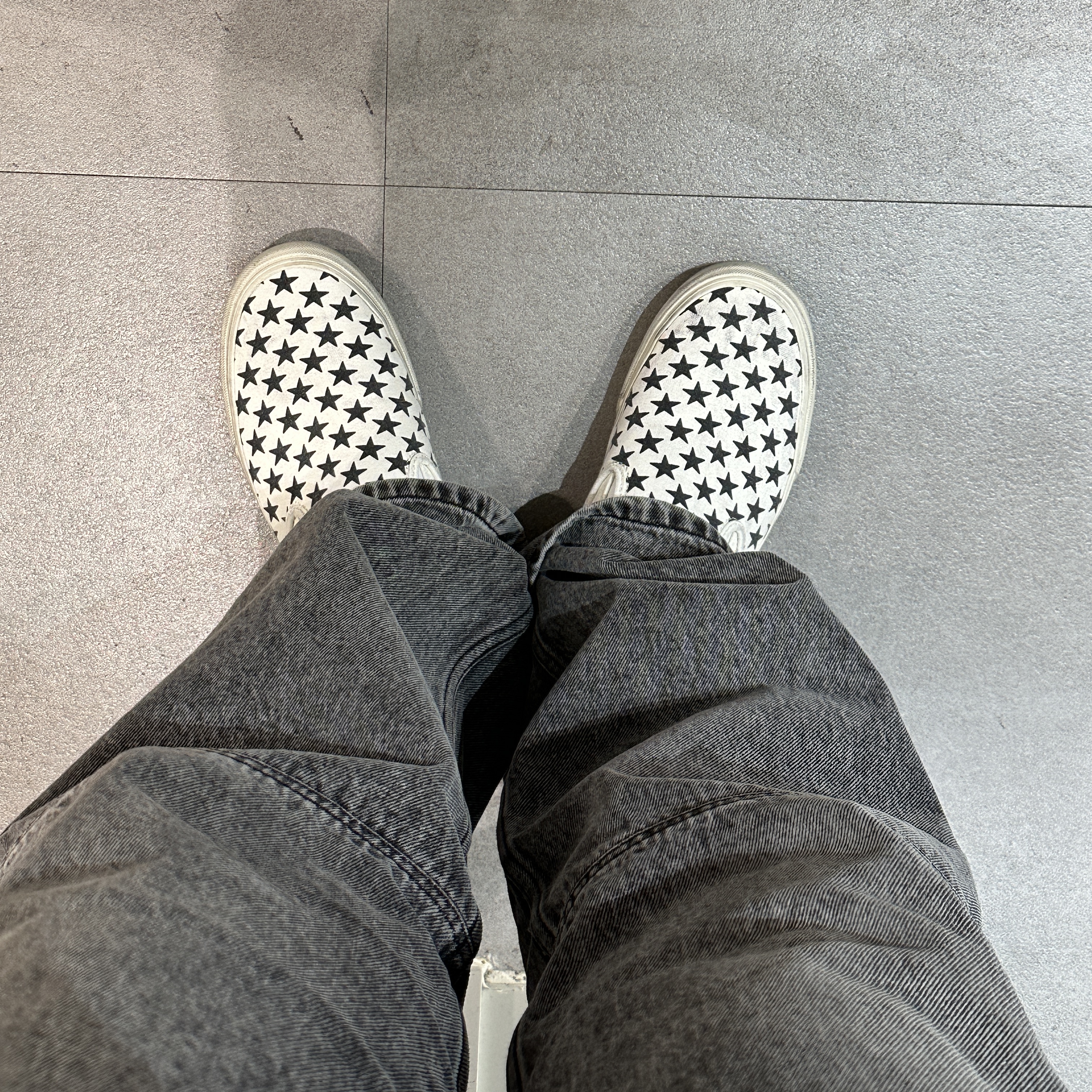 Vans Vault x Bianca Chandon Classic Slip-On LX Stressed Black White 착용 스타일