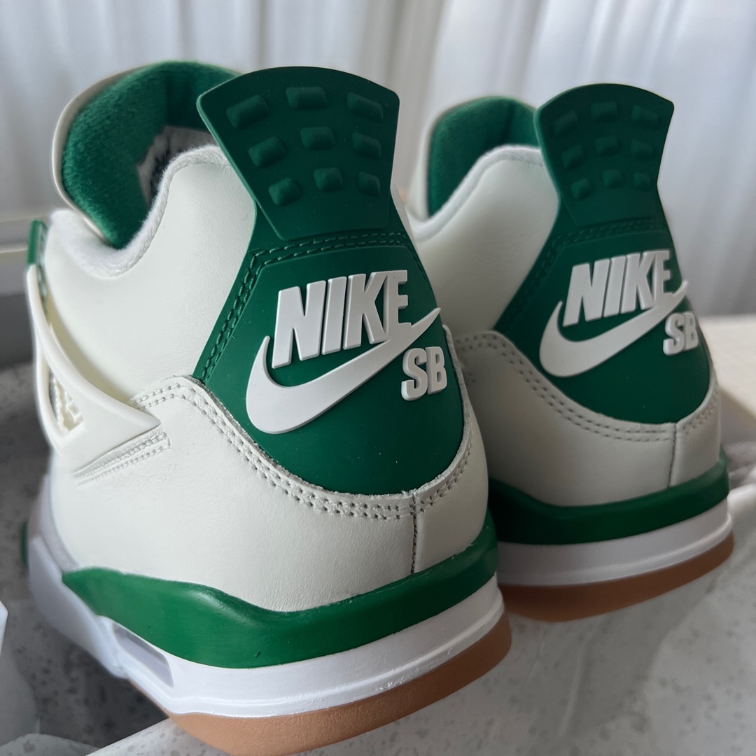 Jordan 4 x Nike SB Retro SP Pine Green 착용 스타일 - 2