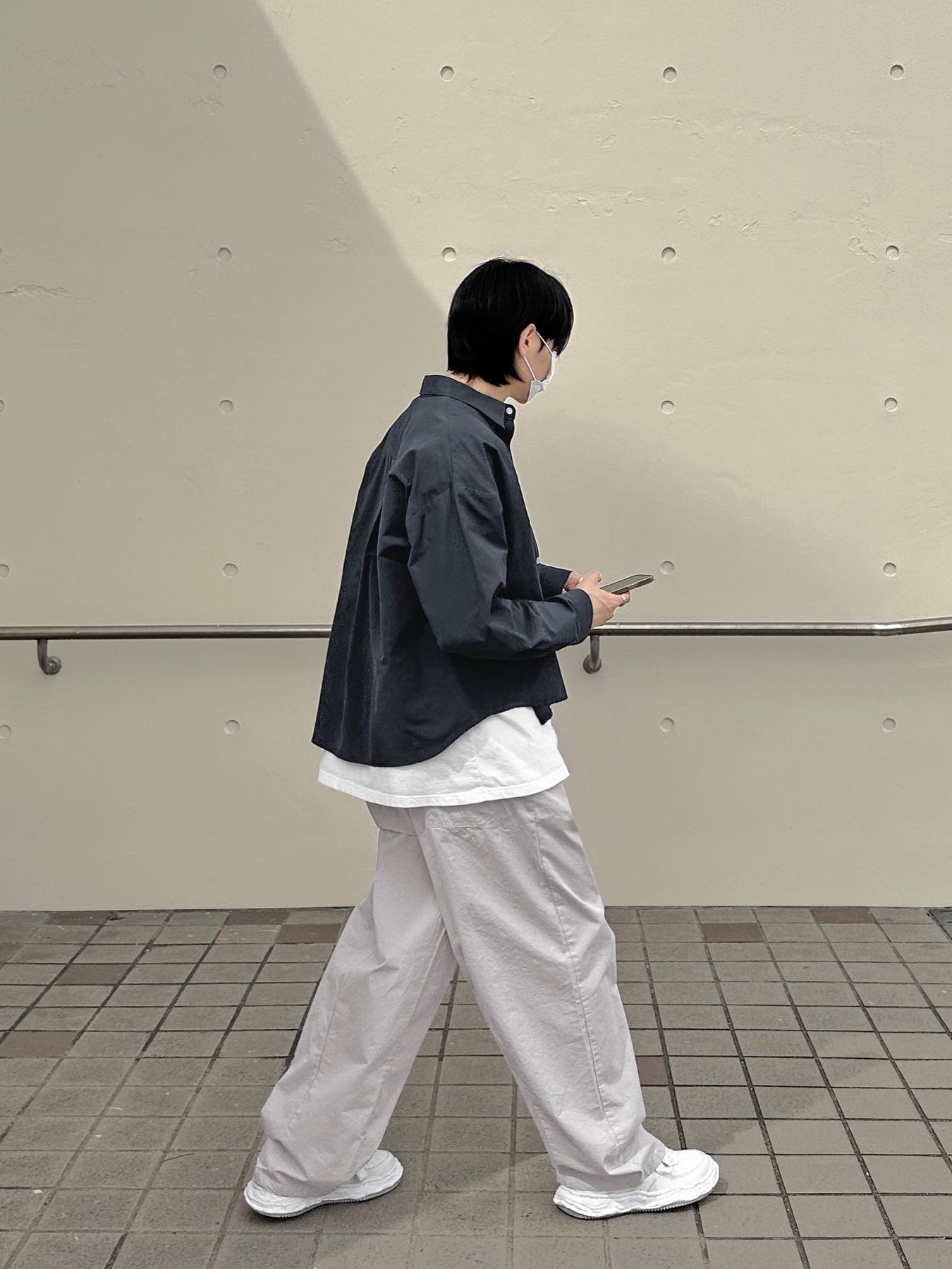 Maison Mihara Yasuhiro Wayne OG Sole Leather Low-top Sneakers White 착용 스타일 - 3