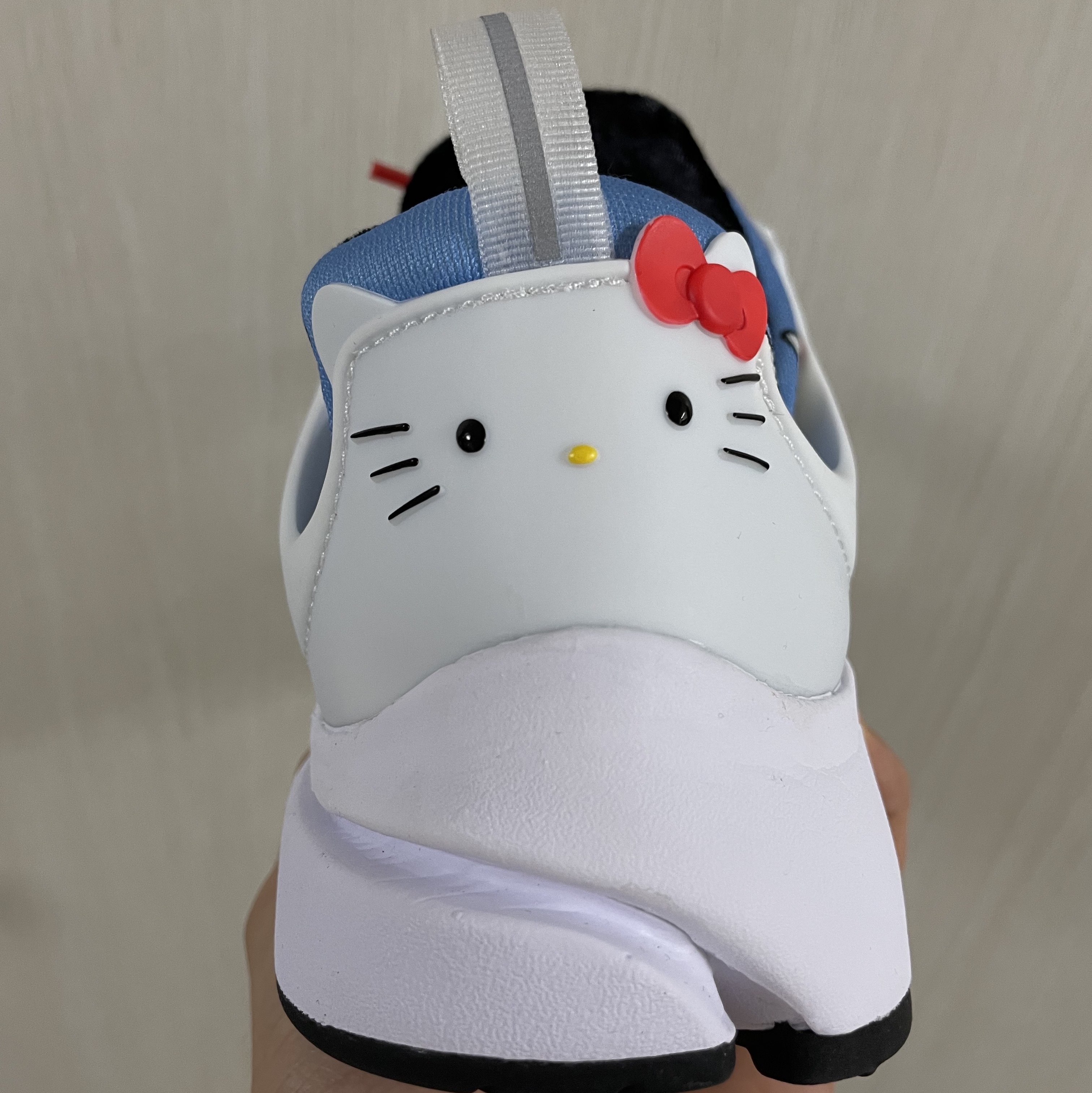 Nike x Hello Kitty Air Presto University Blue 착용 스타일 - 3