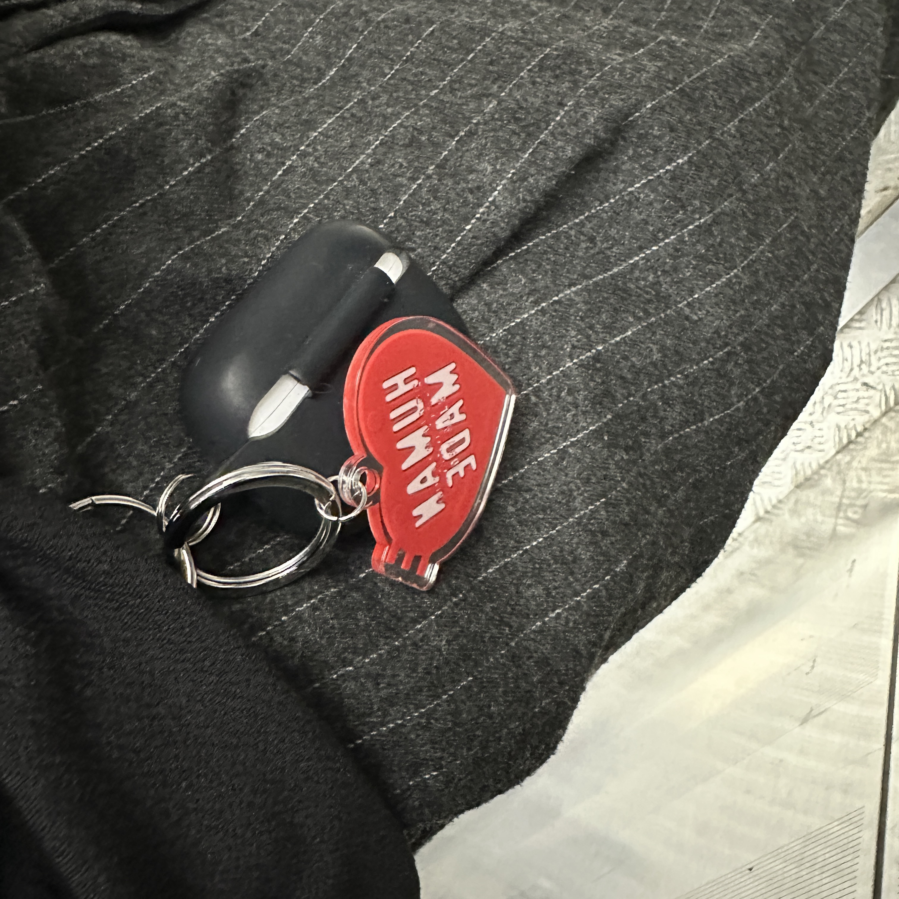 Human Made Heart Keyring Red 착용 스타일