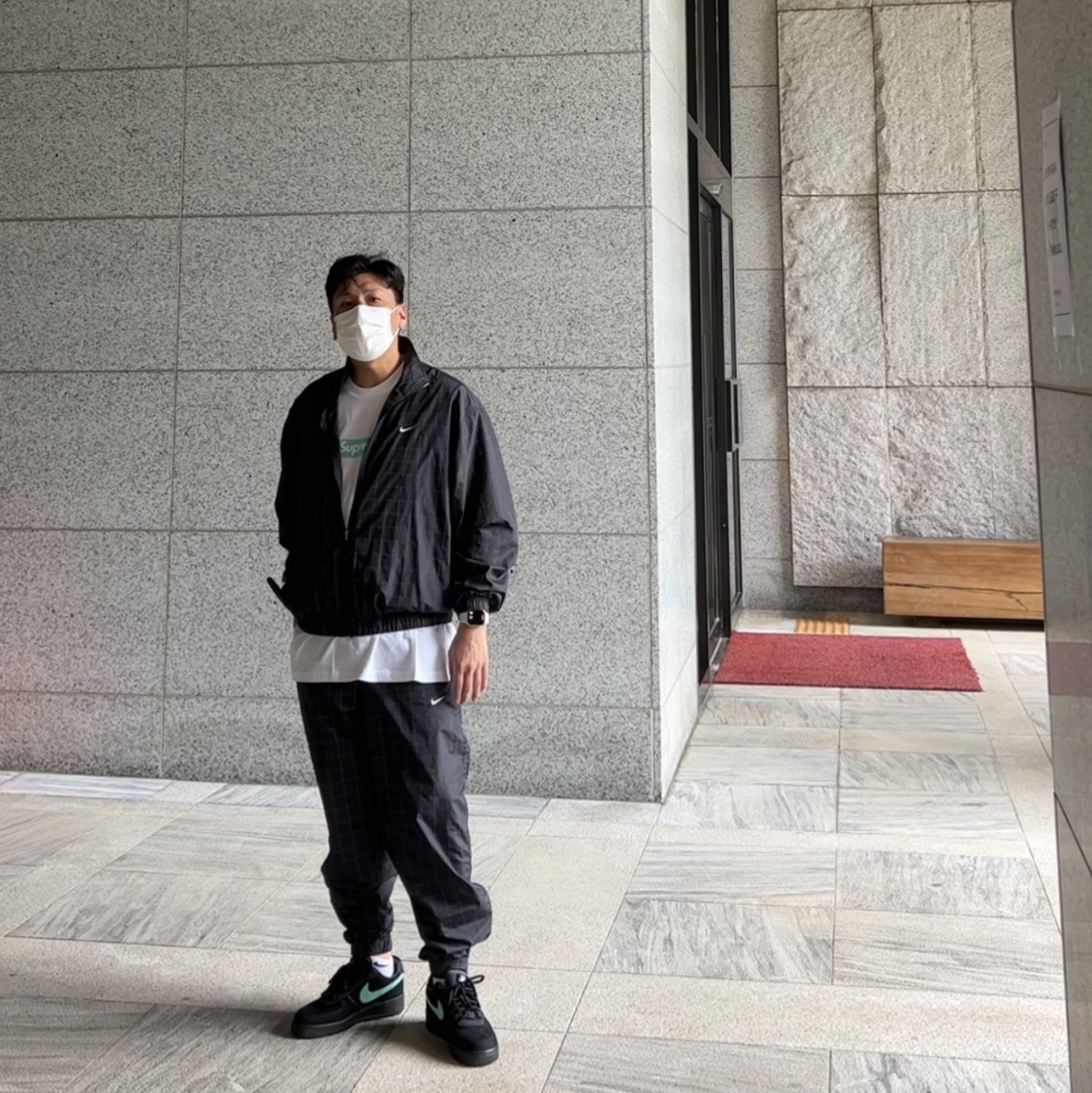 Nike x Tiffany & Co. Air Force 1 Low SP 1837, Supreme x Tiffany & Co. Box Logo T-Shirt White - 21FW 착용 스타일