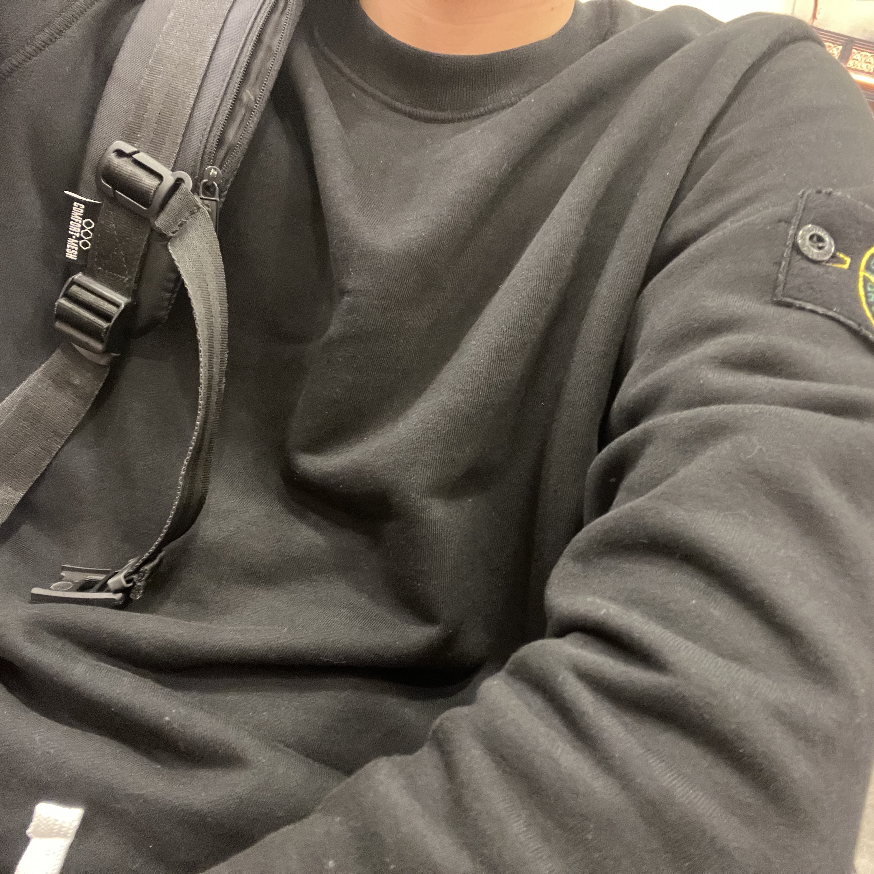 Stone Island 63051 Crewneck Sweatshirt Black - 22SS 착용 스타일