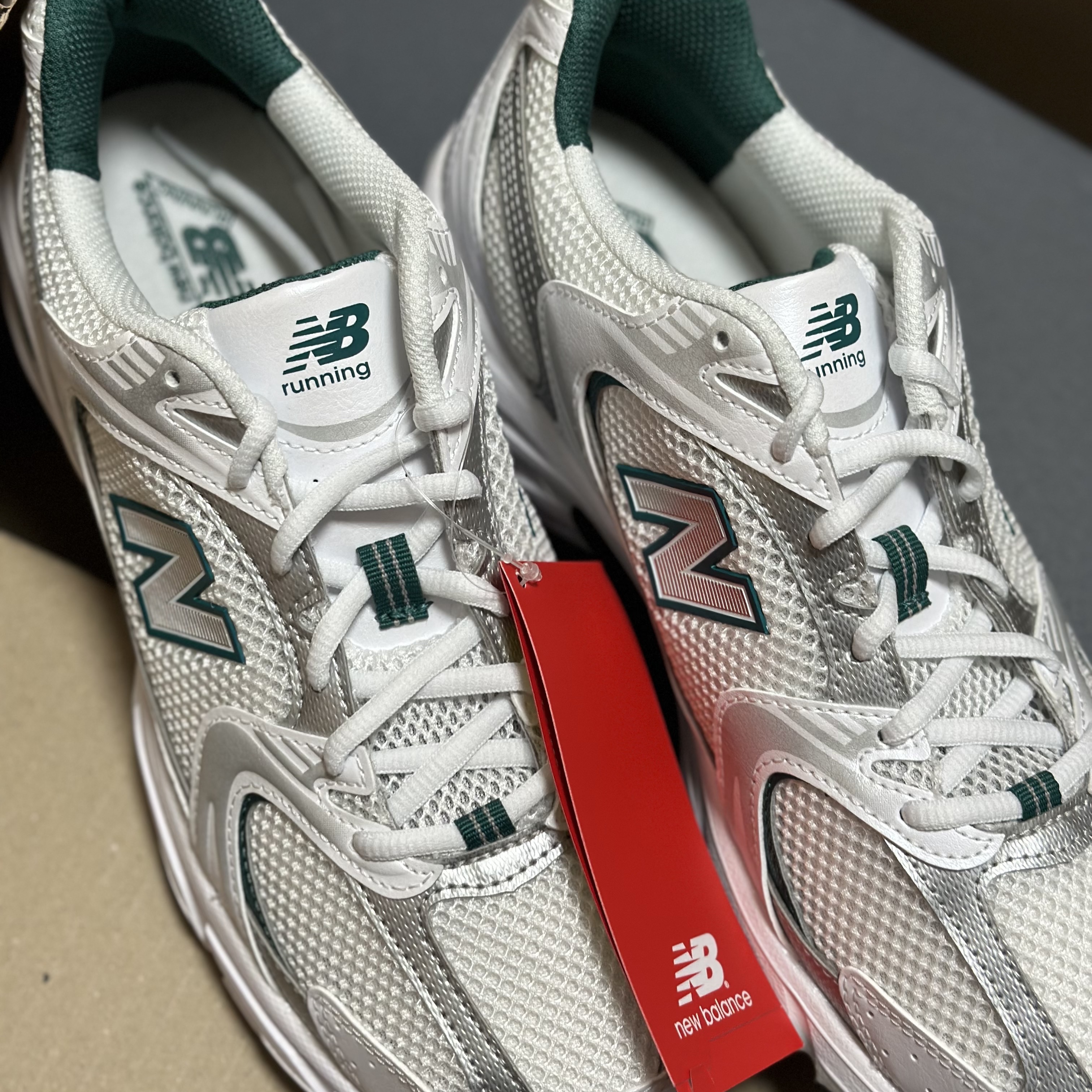 New Balance 530 White Mint 착용 스타일 - 3