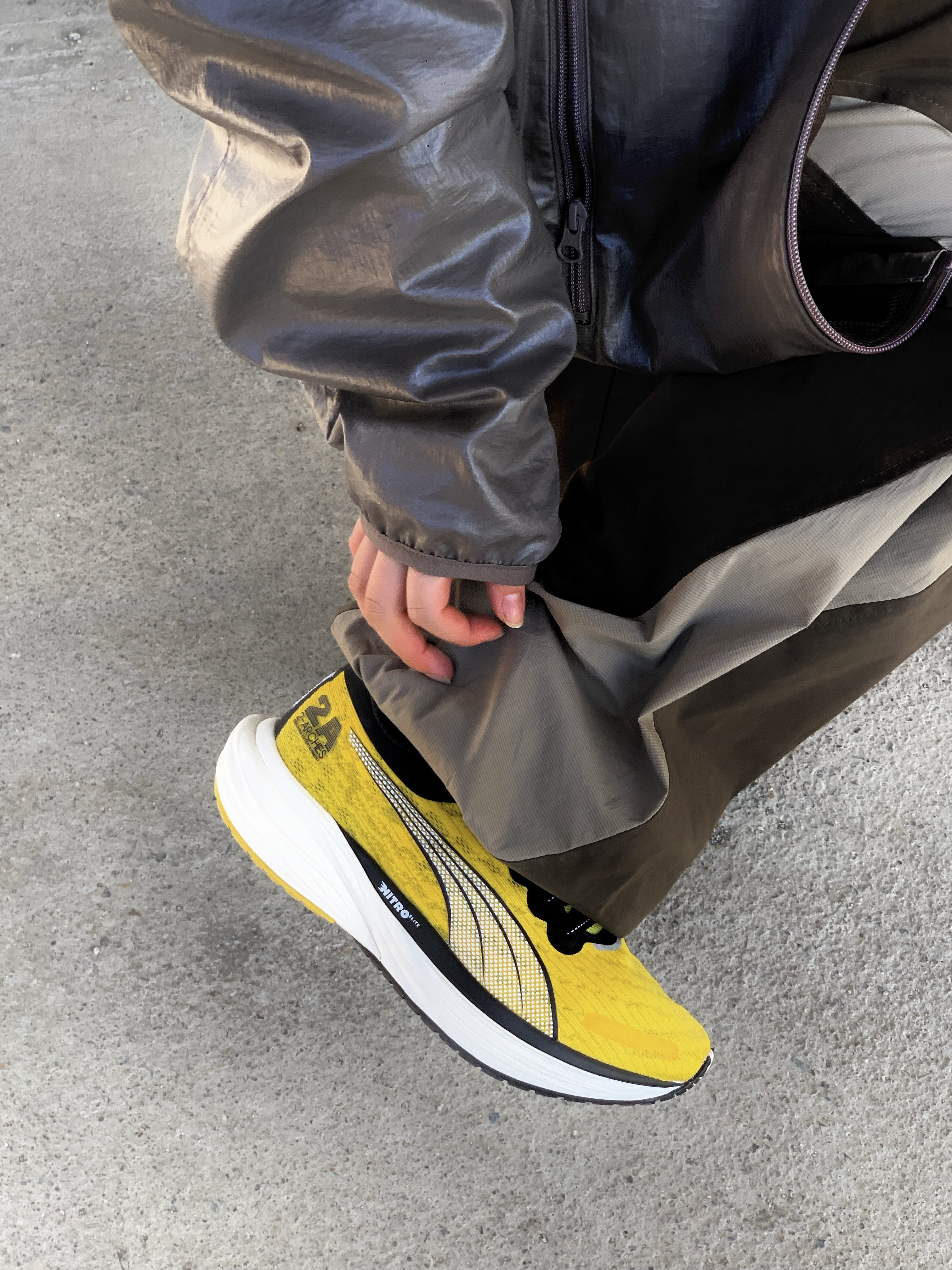 Puma x Balansa Deviate Nitro 2 Freesia Black, Diesel T-Just-G1 Overdyed T-Shirt with Logo Grey 착용 스타일 - 4