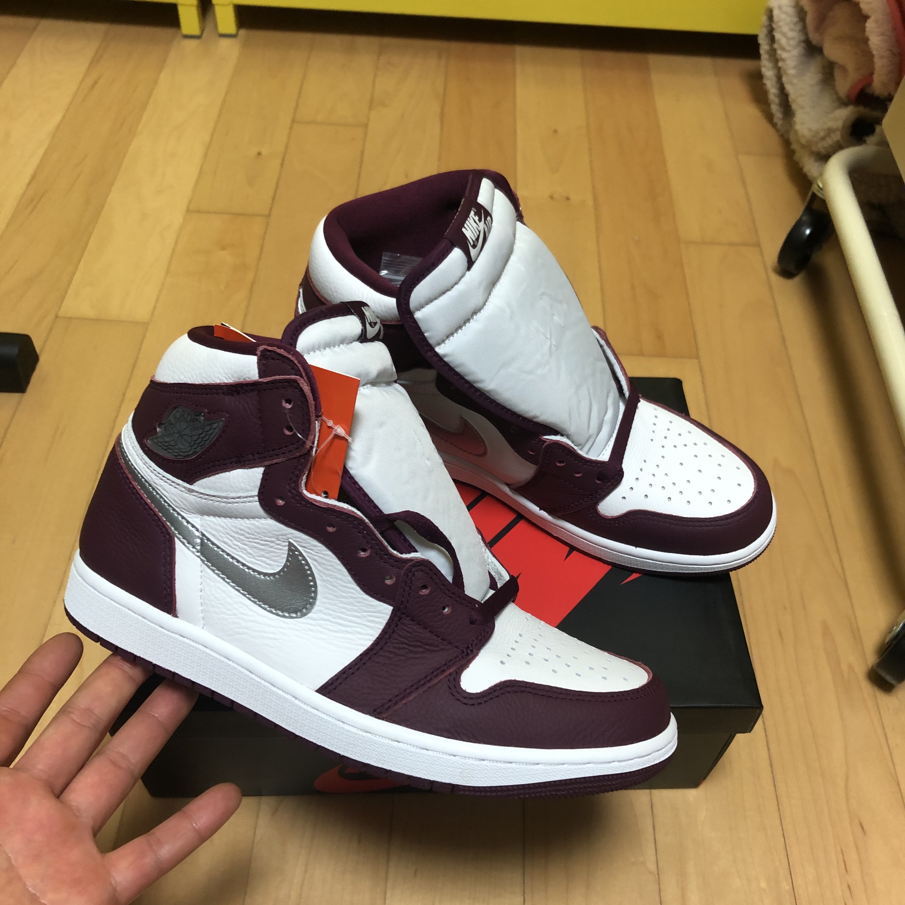 Jordan 1 Retro High OG Bordeaux 착용 스타일
