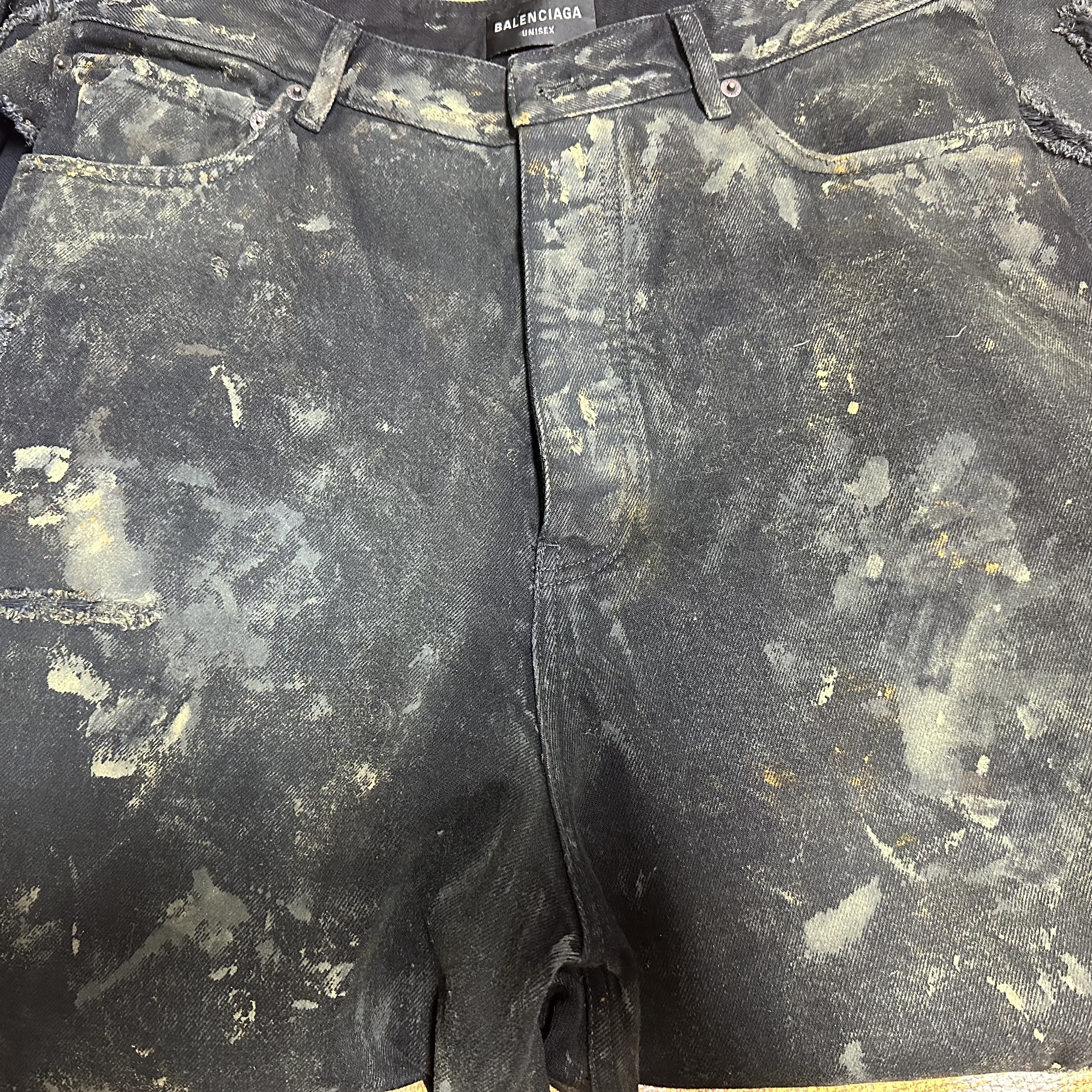 Balenciaga Super Destroyed Japanese Denim Baggy Pants Black 착용 스타일 - 1
