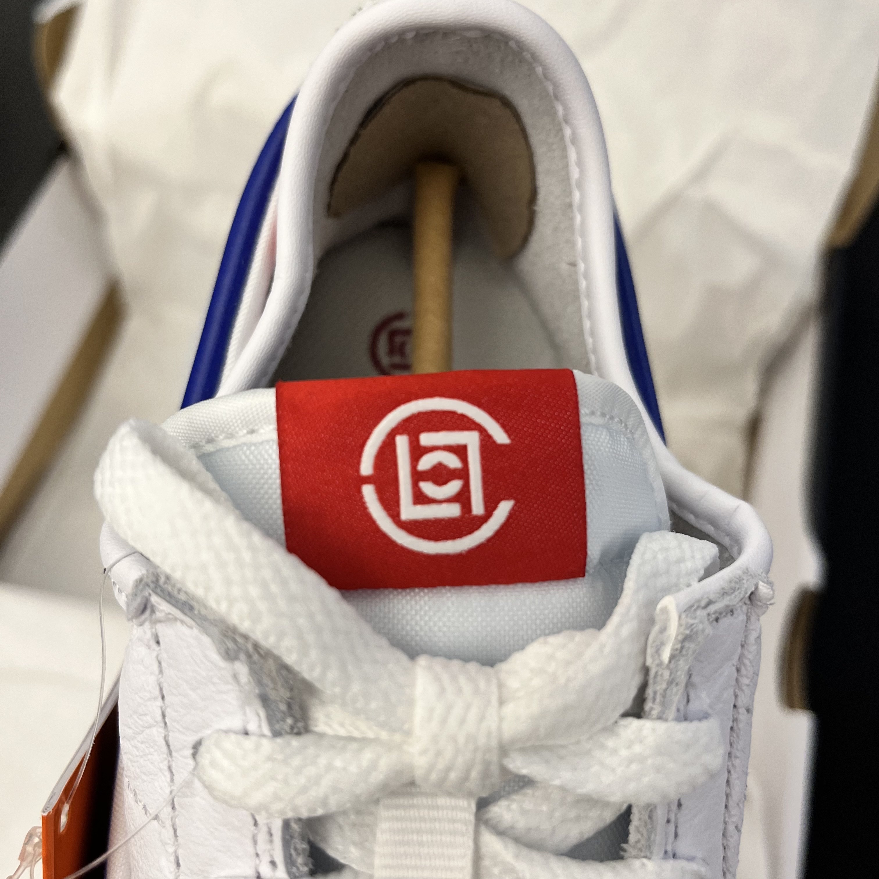 Nike x Clot Cortez SP White and Game Royal 착용 스타일 - 1