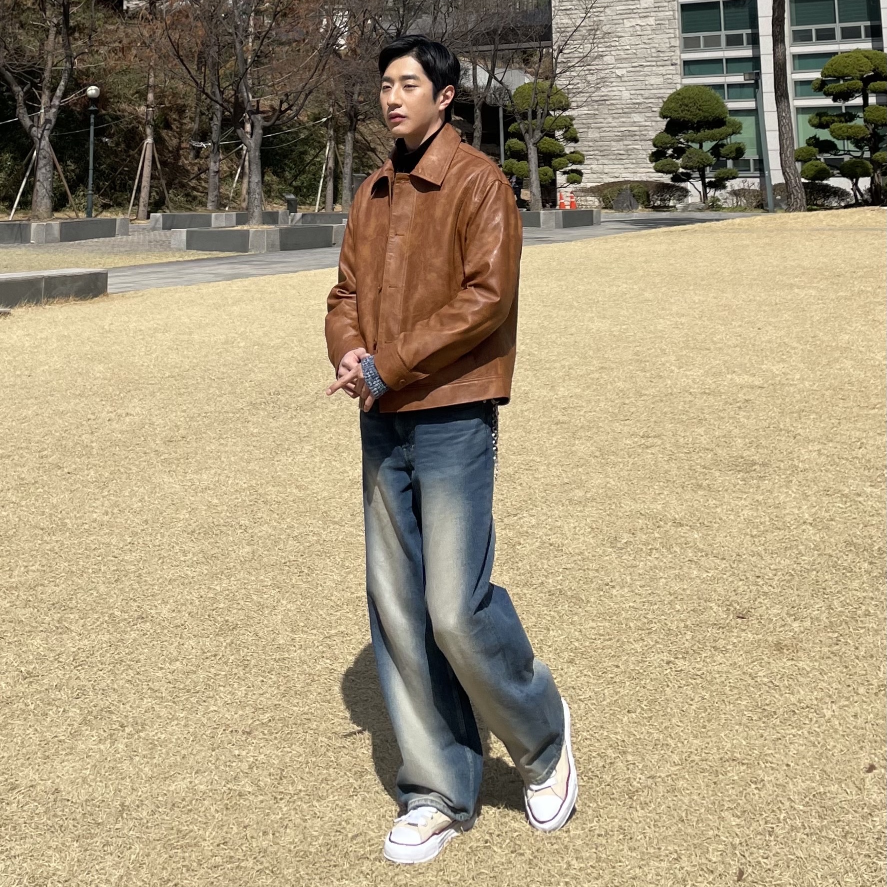 Maison Mihara Yasuhiro Peterson OG Sole Canvas Low-top Sneakers Natural 착용 스타일 - 1