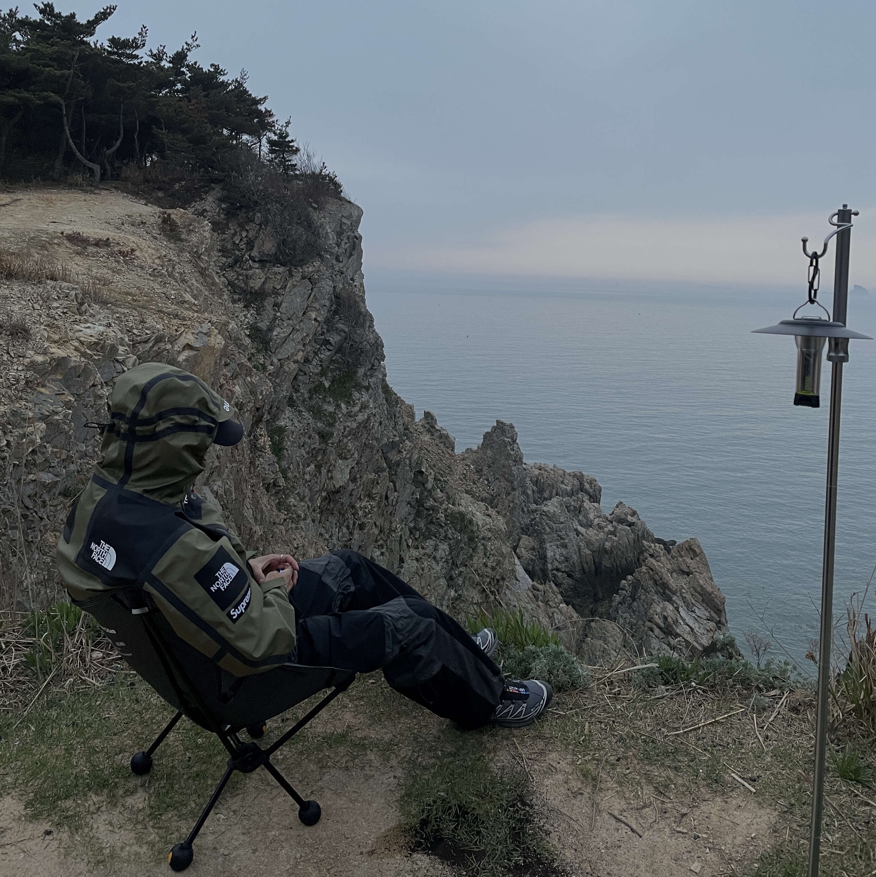 Supreme x The North Face Summit Series Outer Tape Seam Jacket Olive - 21SS, Salomon XT-6 Gore-Tex Black Ebony 착용 스타일 - 1