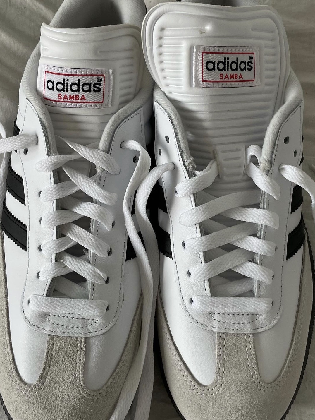 Adidas Samba Classic Cloud White 착용 스타일 - 1