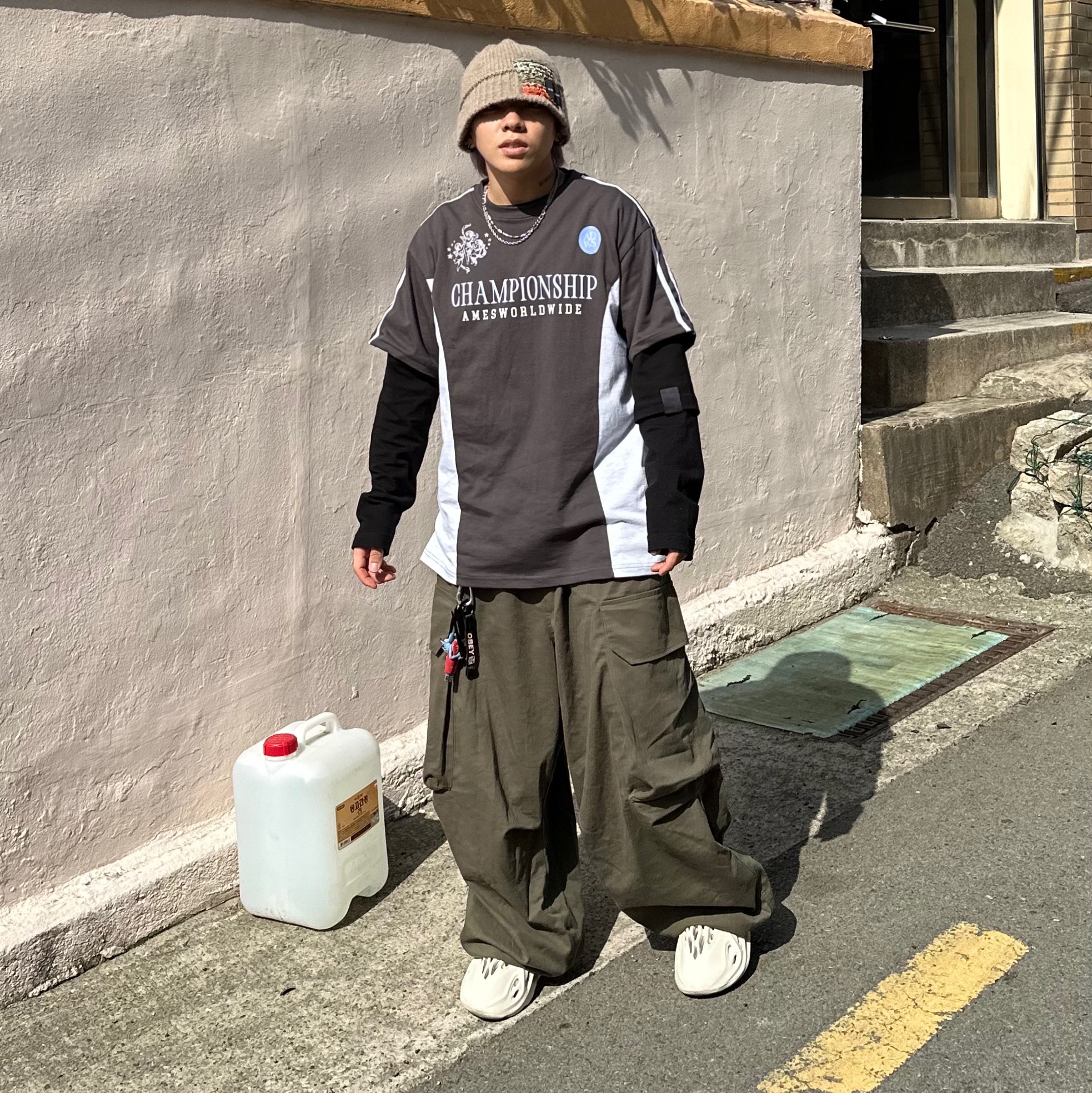 Adidas Yeezy Foam RNNR Ararat 착용 스타일 - 2