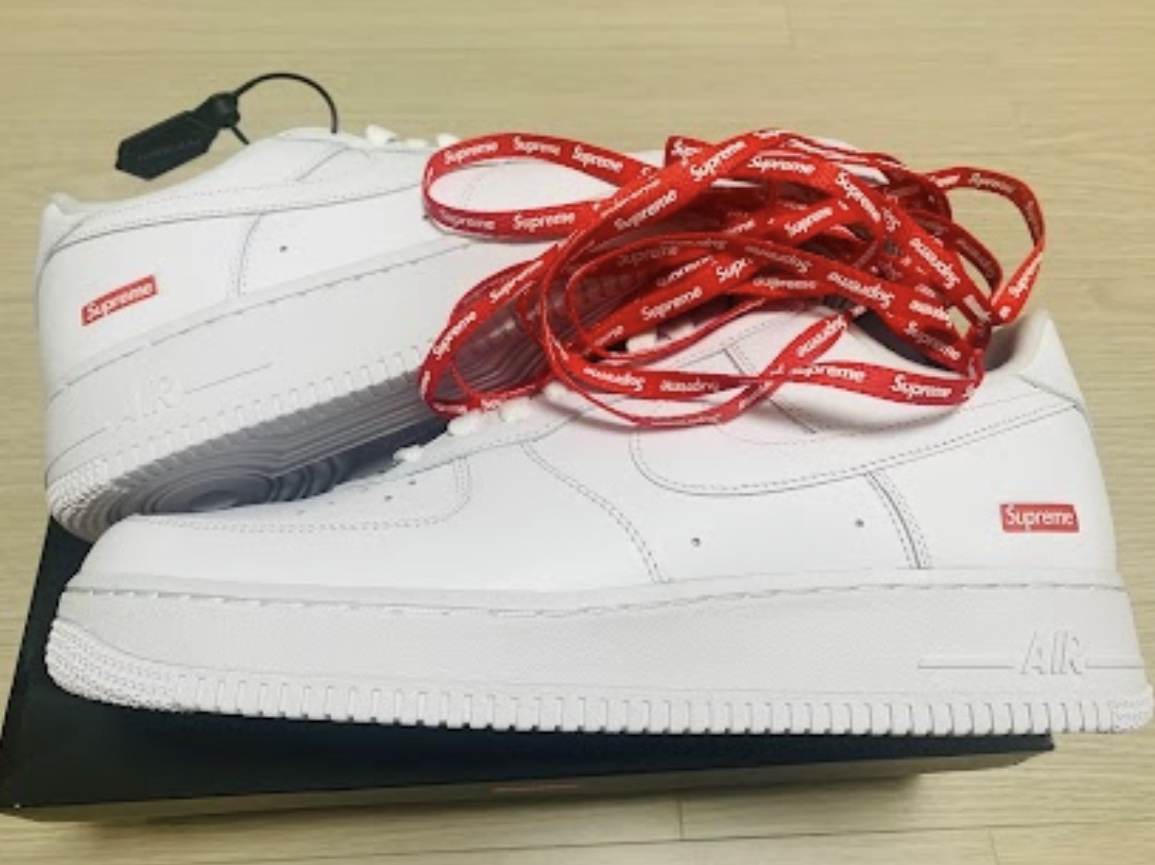 Nike x Supreme Air Force 1 Low White 착용 스타일 - 1