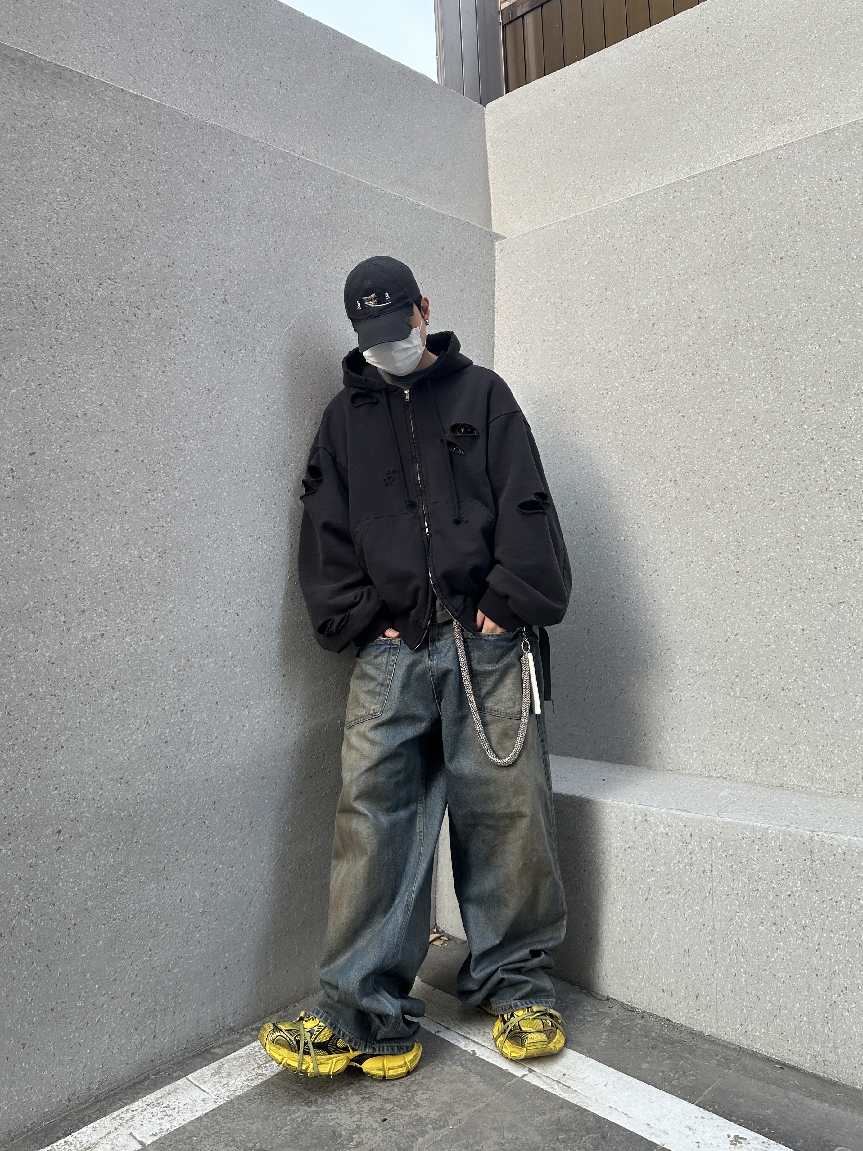 Project G/R Coated Backward Denim Pants Blue, Balenciaga Gaffer Cap Black 착용 스타일 - 3