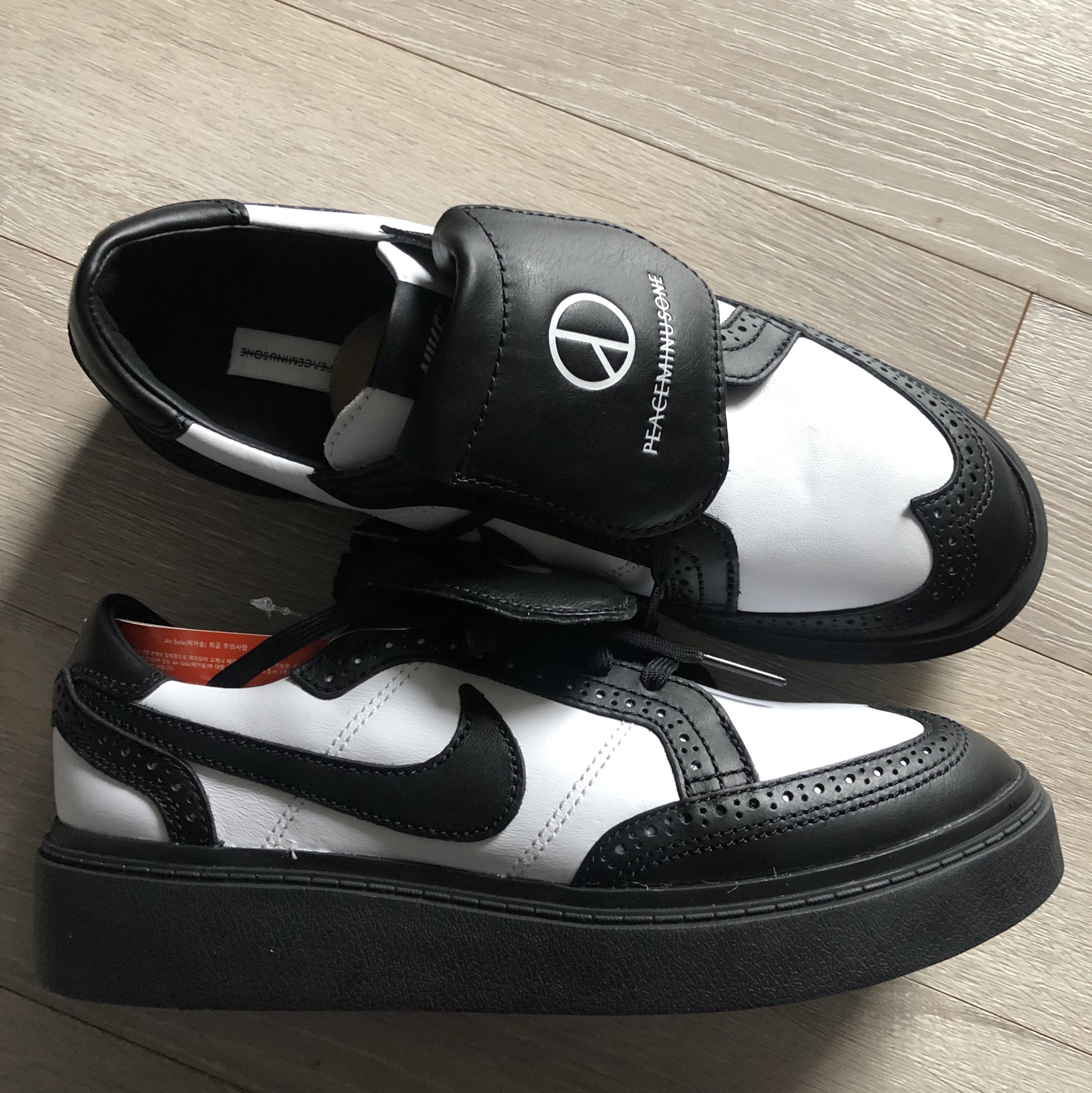 Nike x Peaceminusone Kwondo1 Black and White 착용 스타일