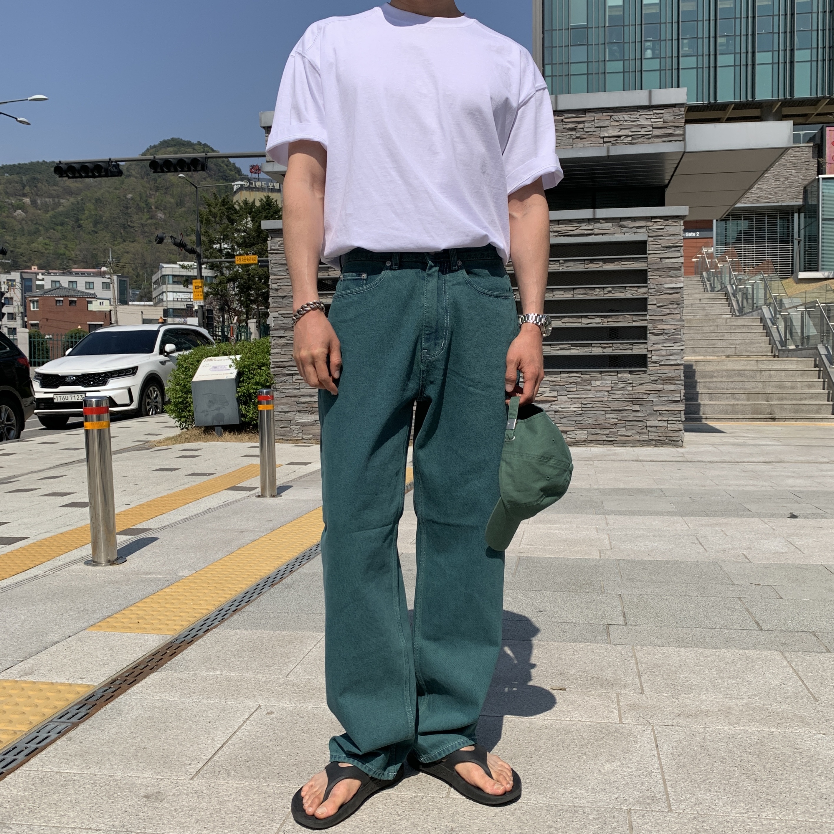 Oofos OOriginal Black 착용 스타일