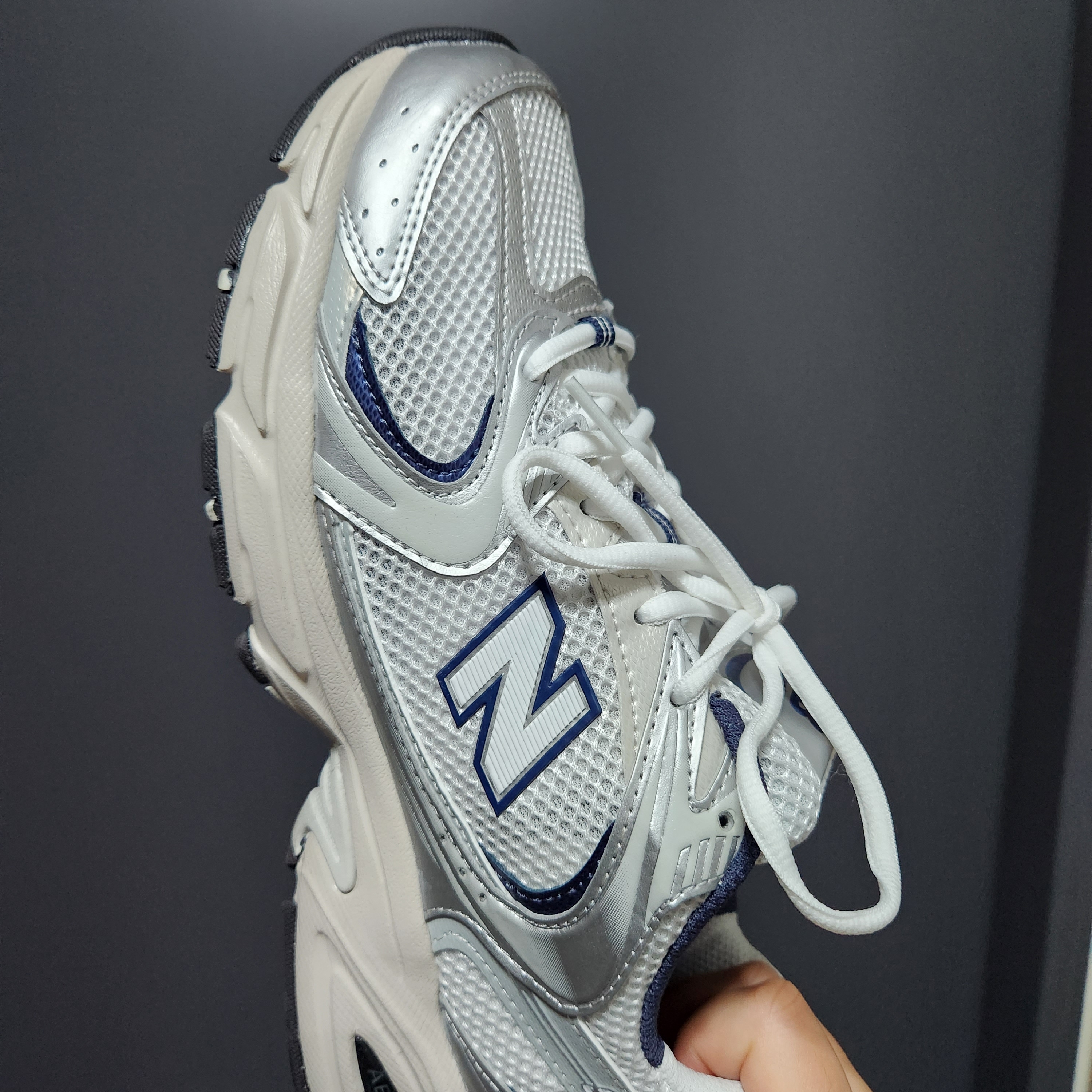New Balance 530 Steel Grey 착용 스타일