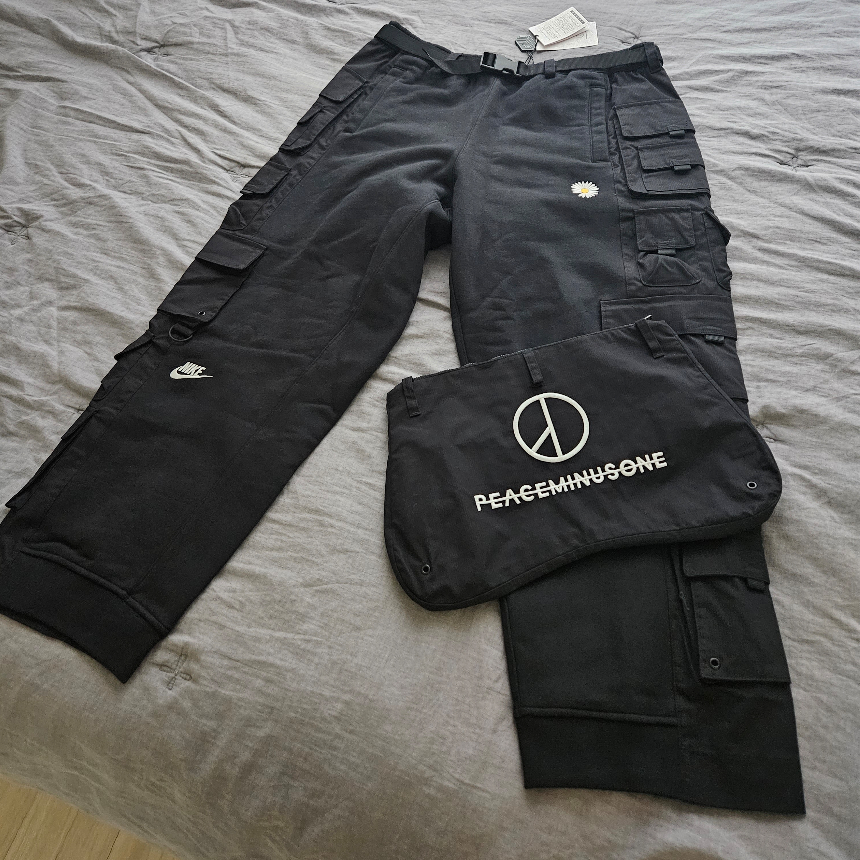 Nike x Peaceminusone Wide Pants Black (DR0096-010) 착용 스타일