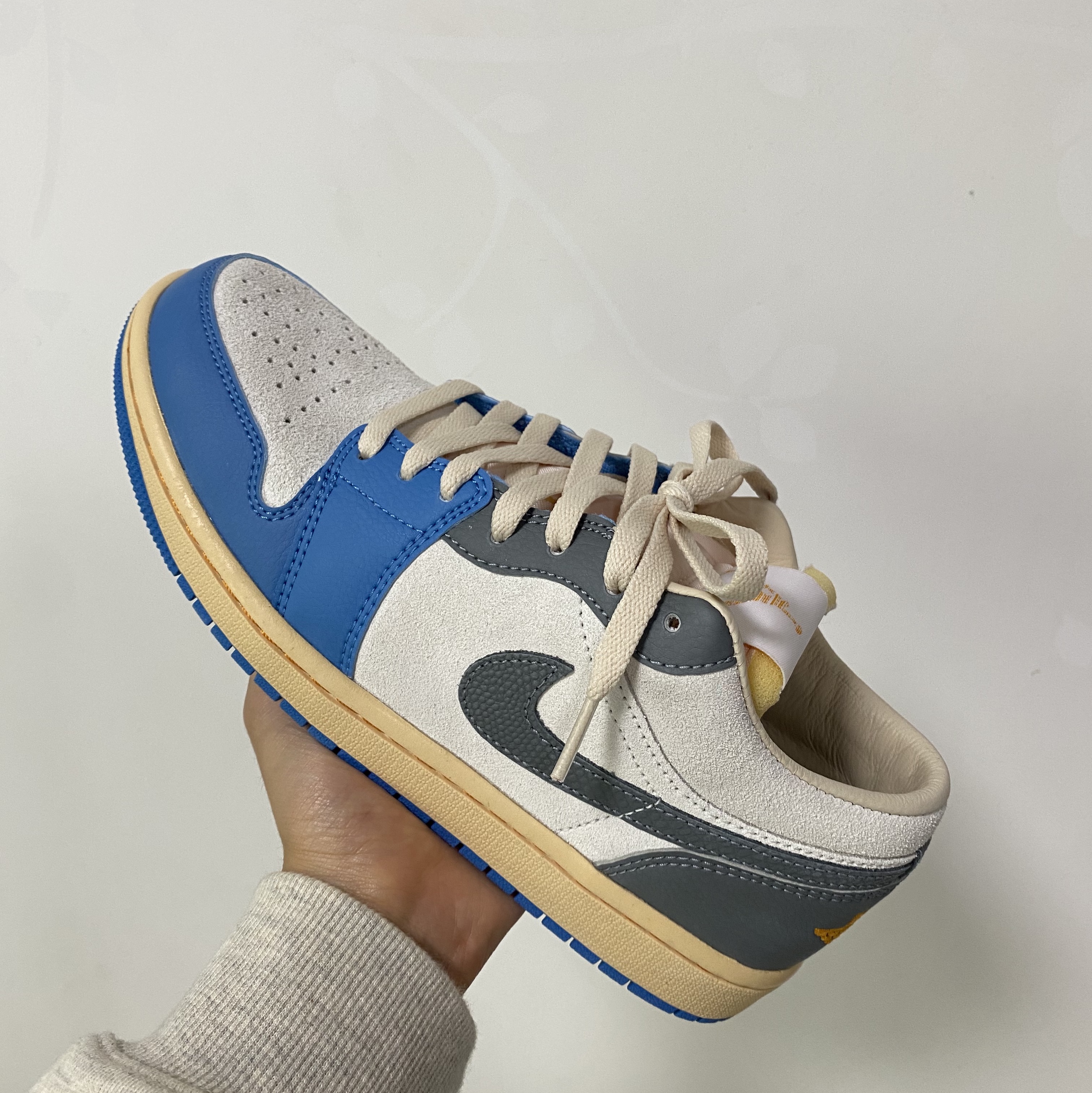 Jordan 1 Low SE Tokyo 96 착용 스타일 - 2