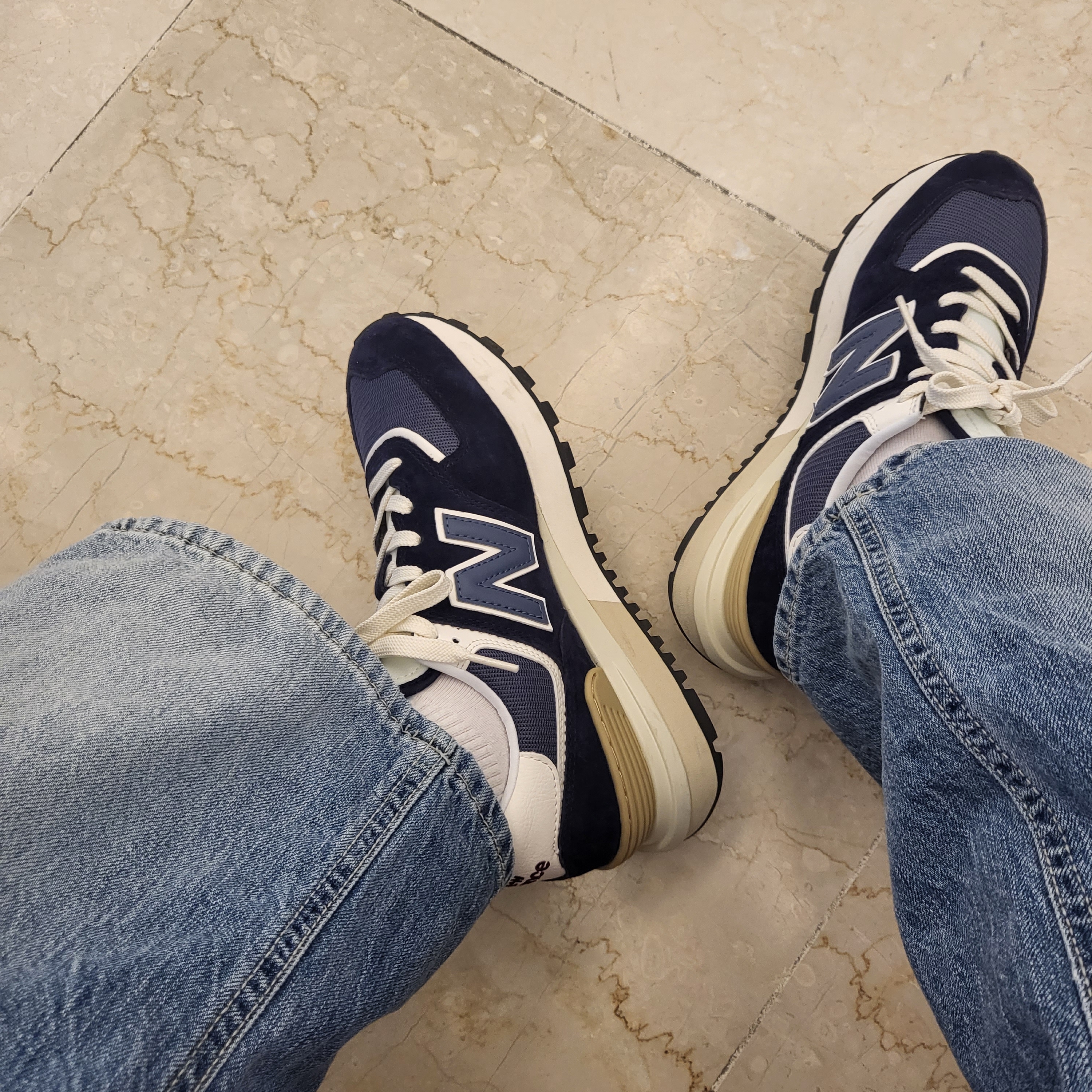 New Balance 574 Legacy Navy 착용 스타일