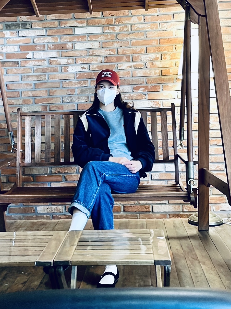 AMI de Coeur Sweatshirt Heather Grey, (W) Victoria Shoes Oda Mary Jane Negro 착용 스타일 - 4