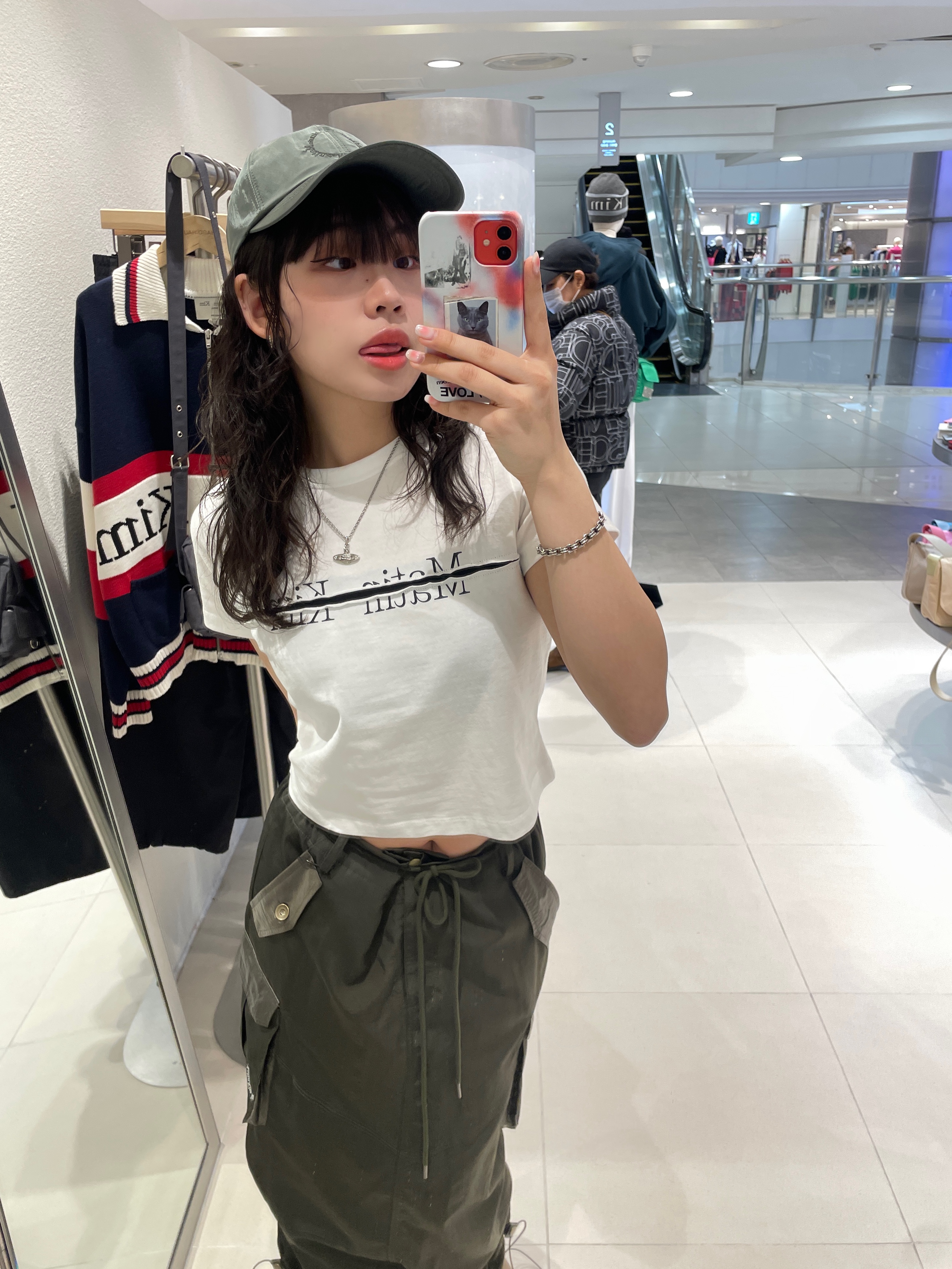 (W) Matin Kim Cutted Logo Crop Top White 착용 스타일