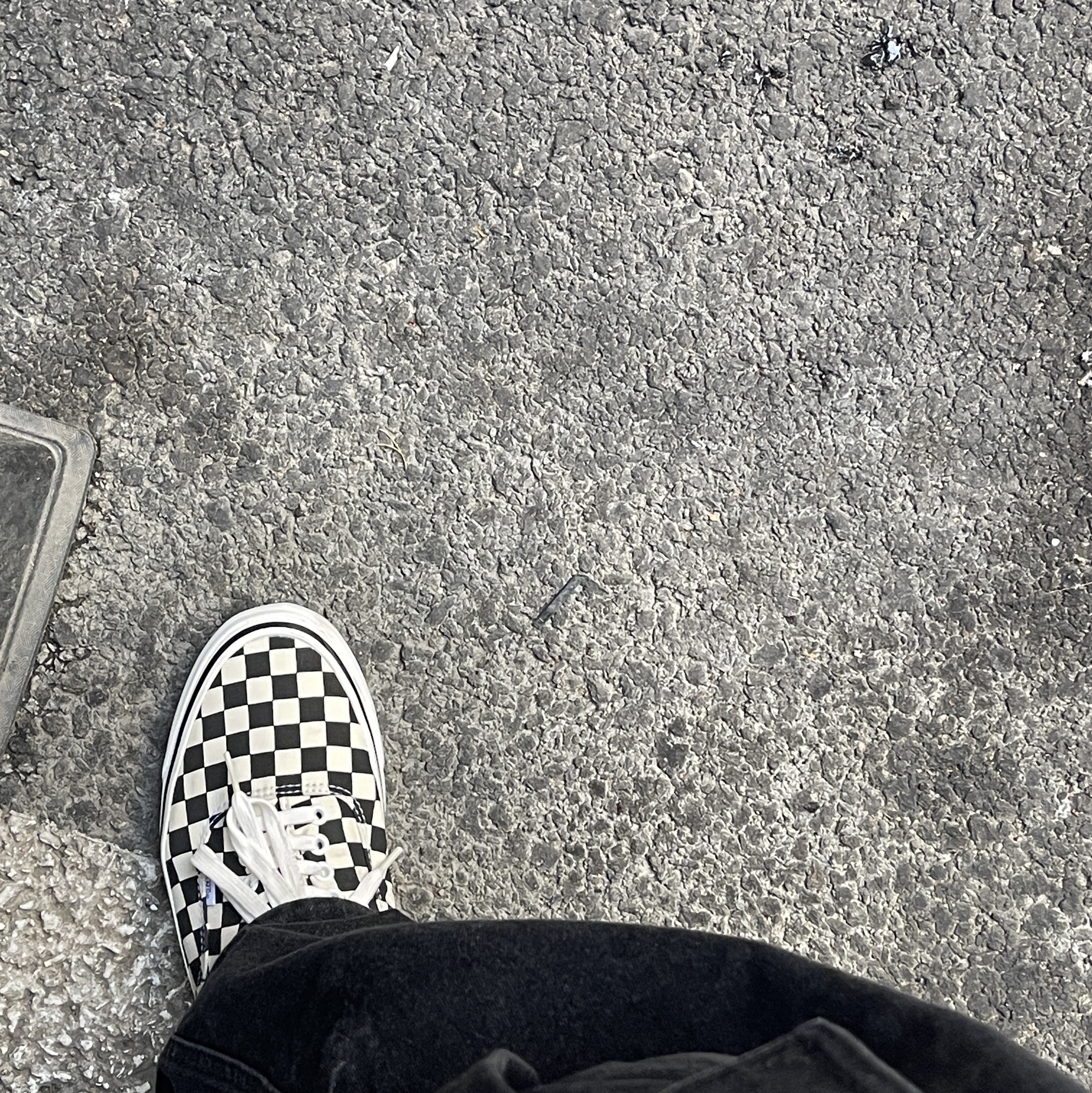 Vans Authentic 44 DX Anaheim Factory Black 착용 스타일