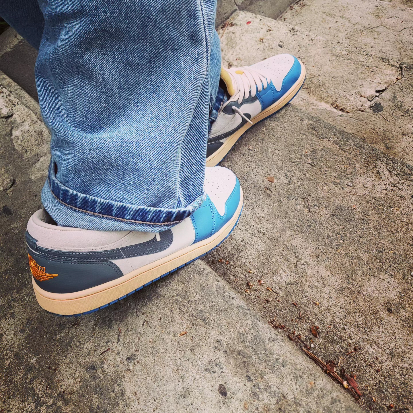 Jordan 1 Low SE Tokyo 96 착용 스타일 - 1