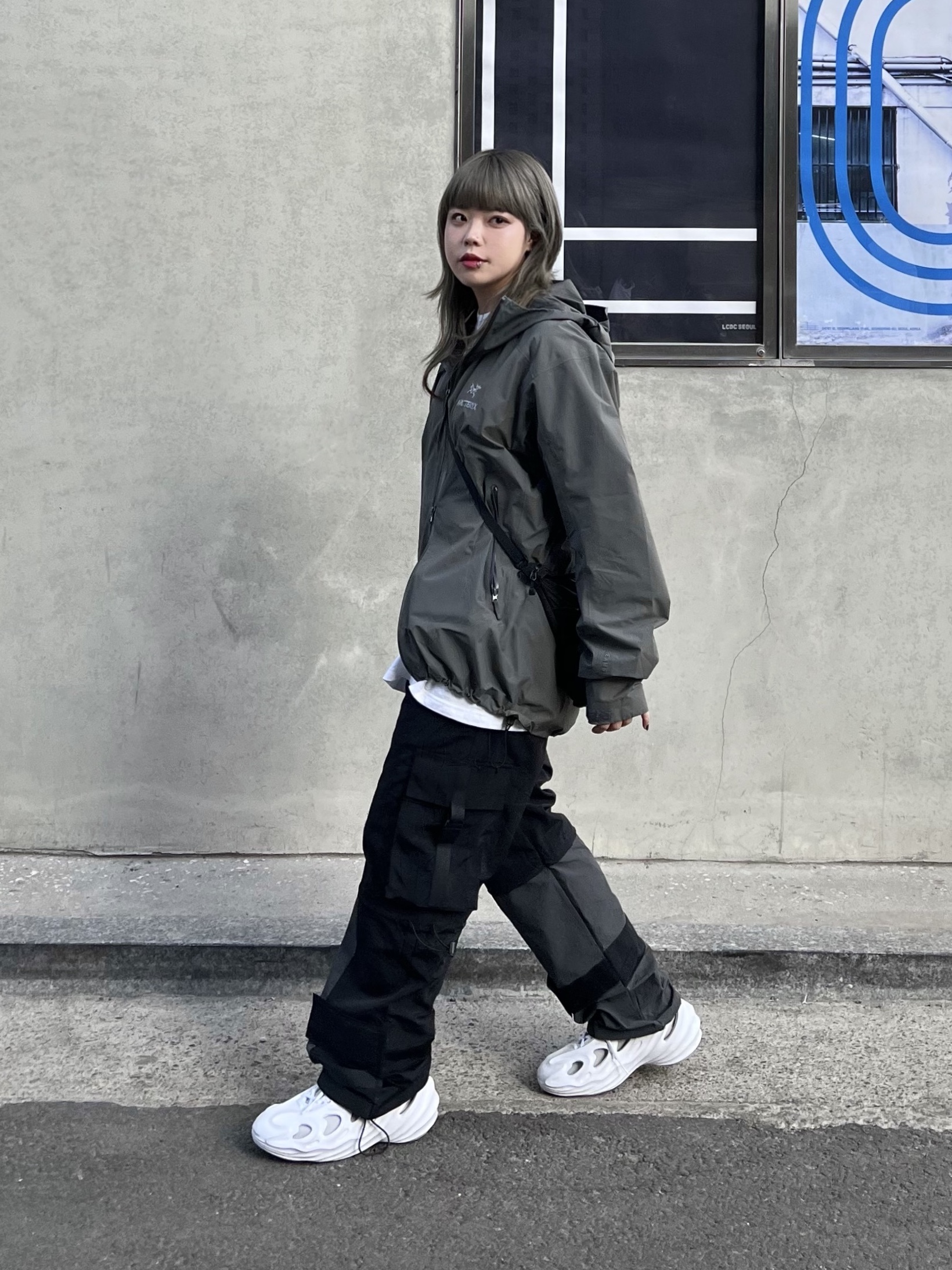 Arc'teryx x Beams Zeta SL Jacket Grey, Adidas Adifom Q Cloud White Grey 착용 스타일