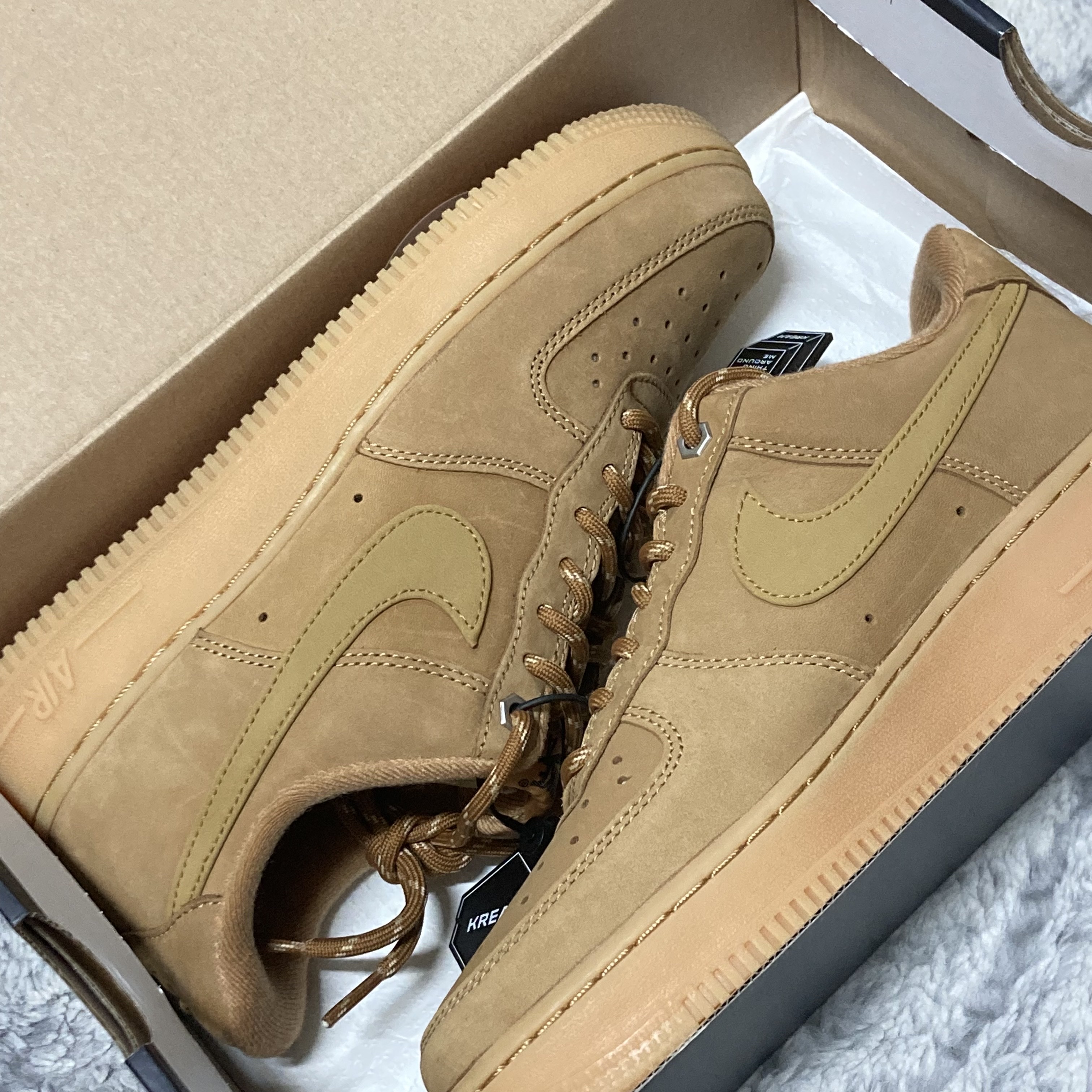 Nike Air Force 1 '07 WB Flax 착용 스타일