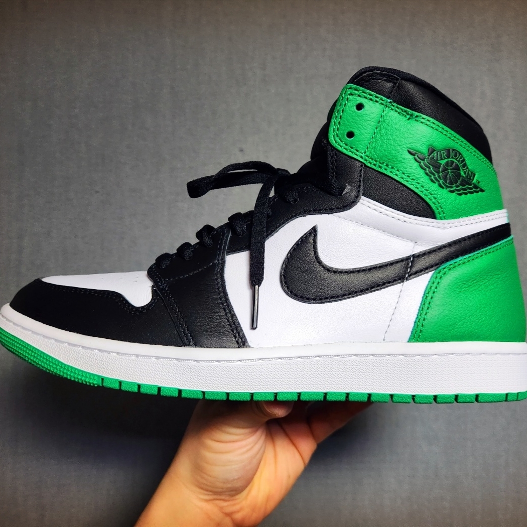 Jordan 1 Retro High OG Black and Lucky Green 착용 스타일 - 3
