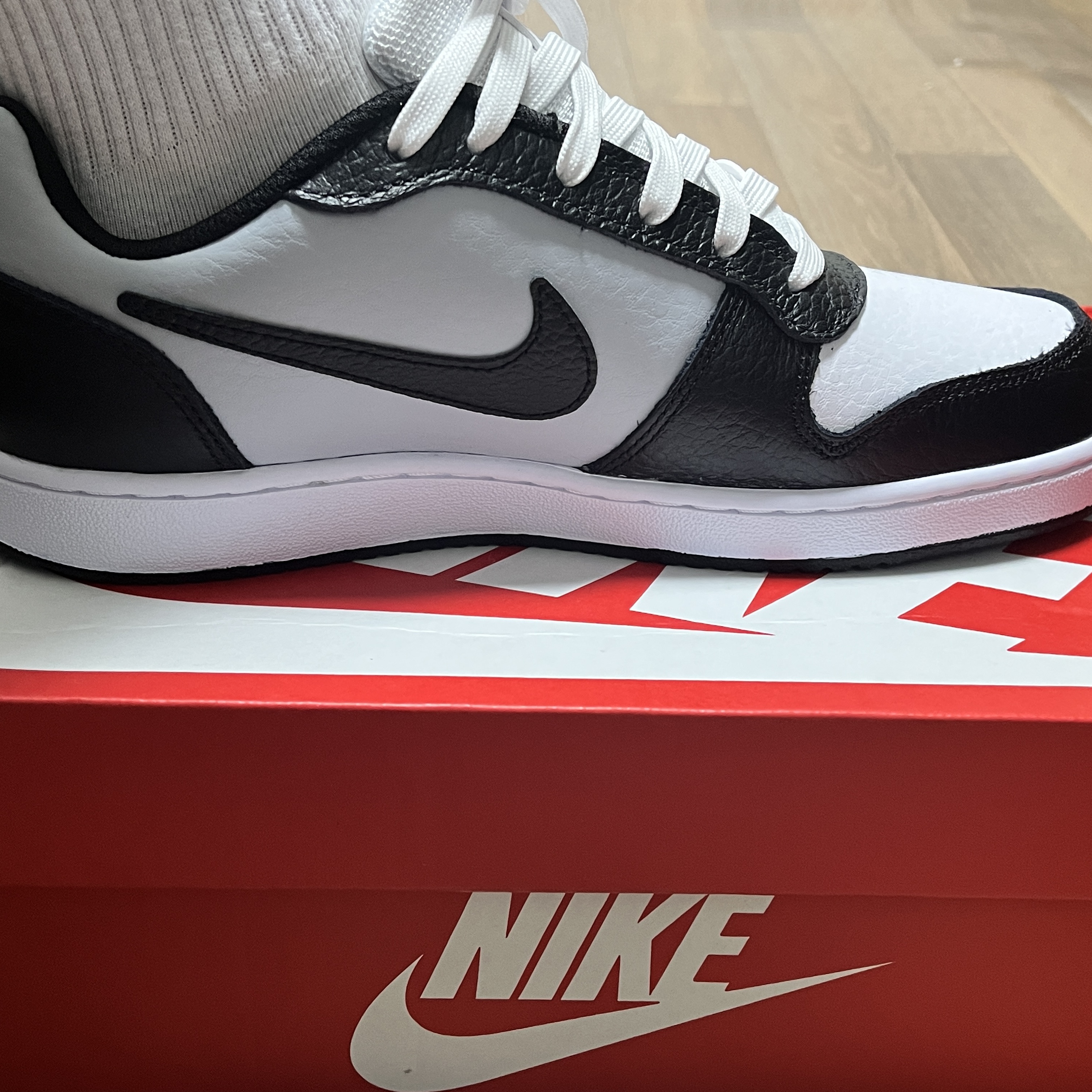 Nike Ebernon Low Premium White Black 착용 스타일