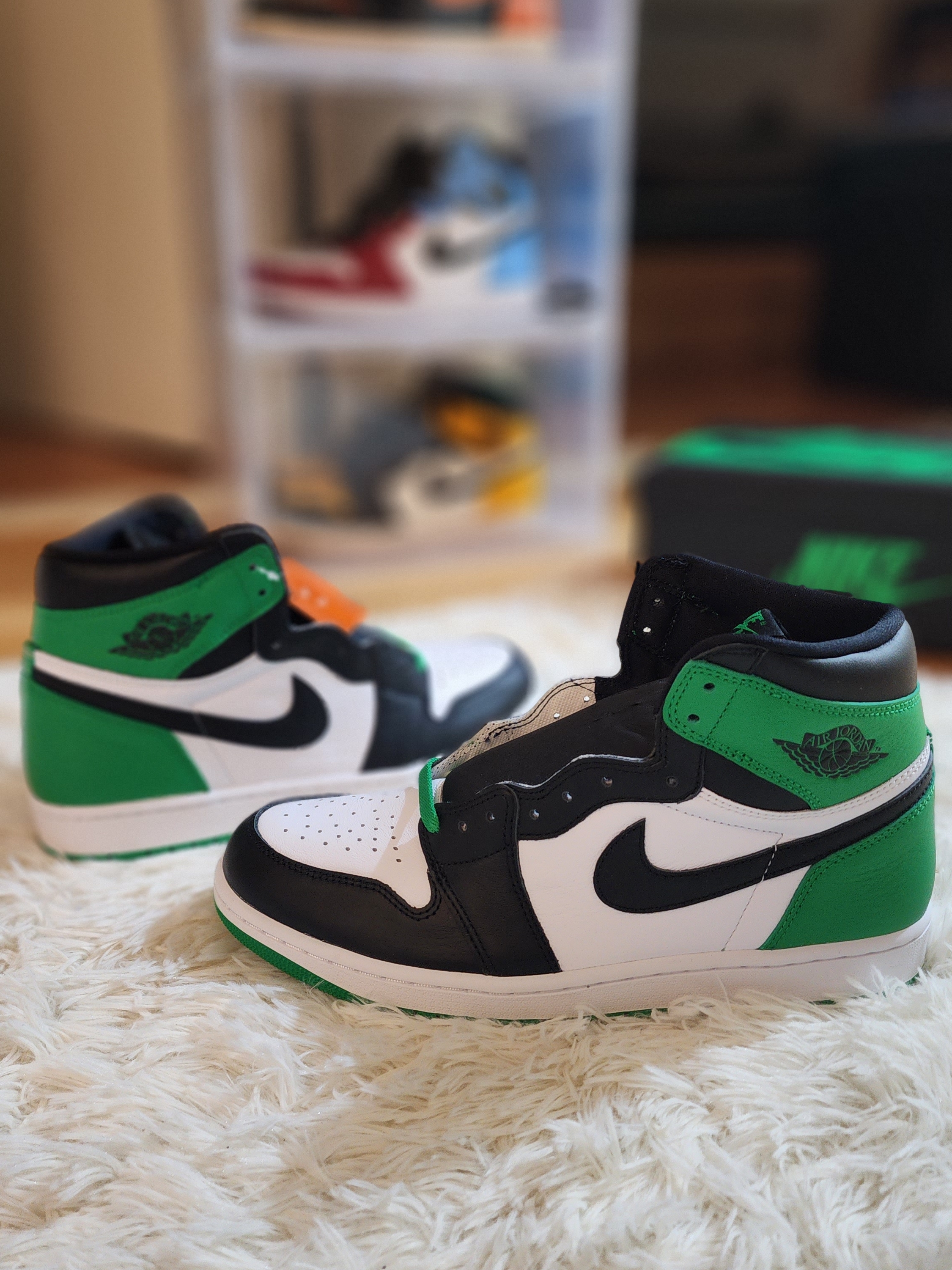 Jordan 1 Retro High OG Black and Lucky Green 착용 스타일