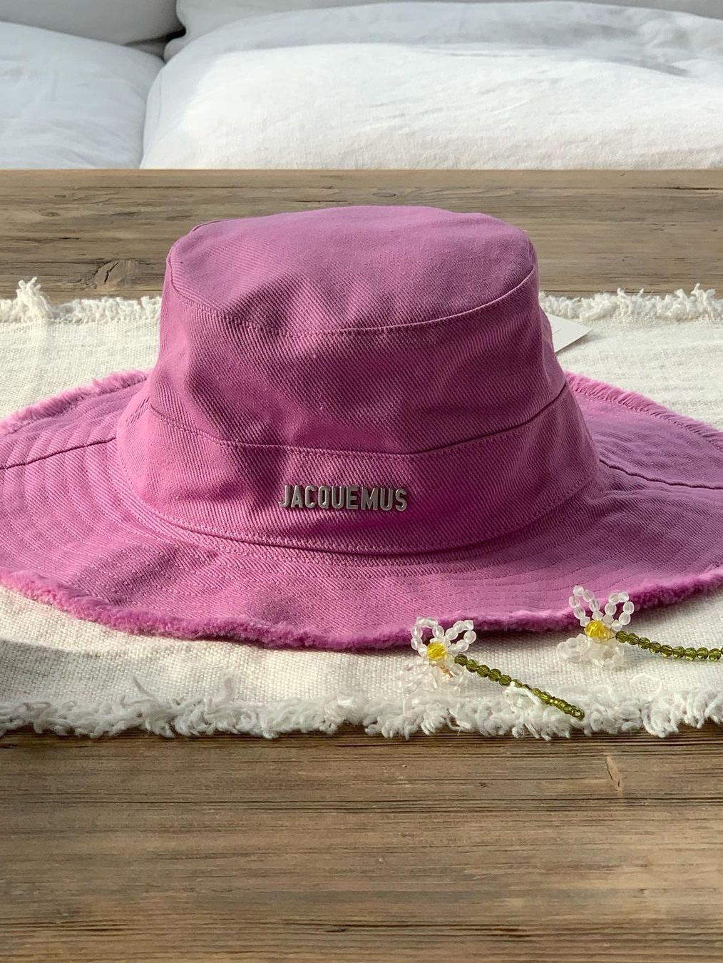 Jacquemus Le Bob Artichaut Bucket Hat Light Pink 착용 스타일