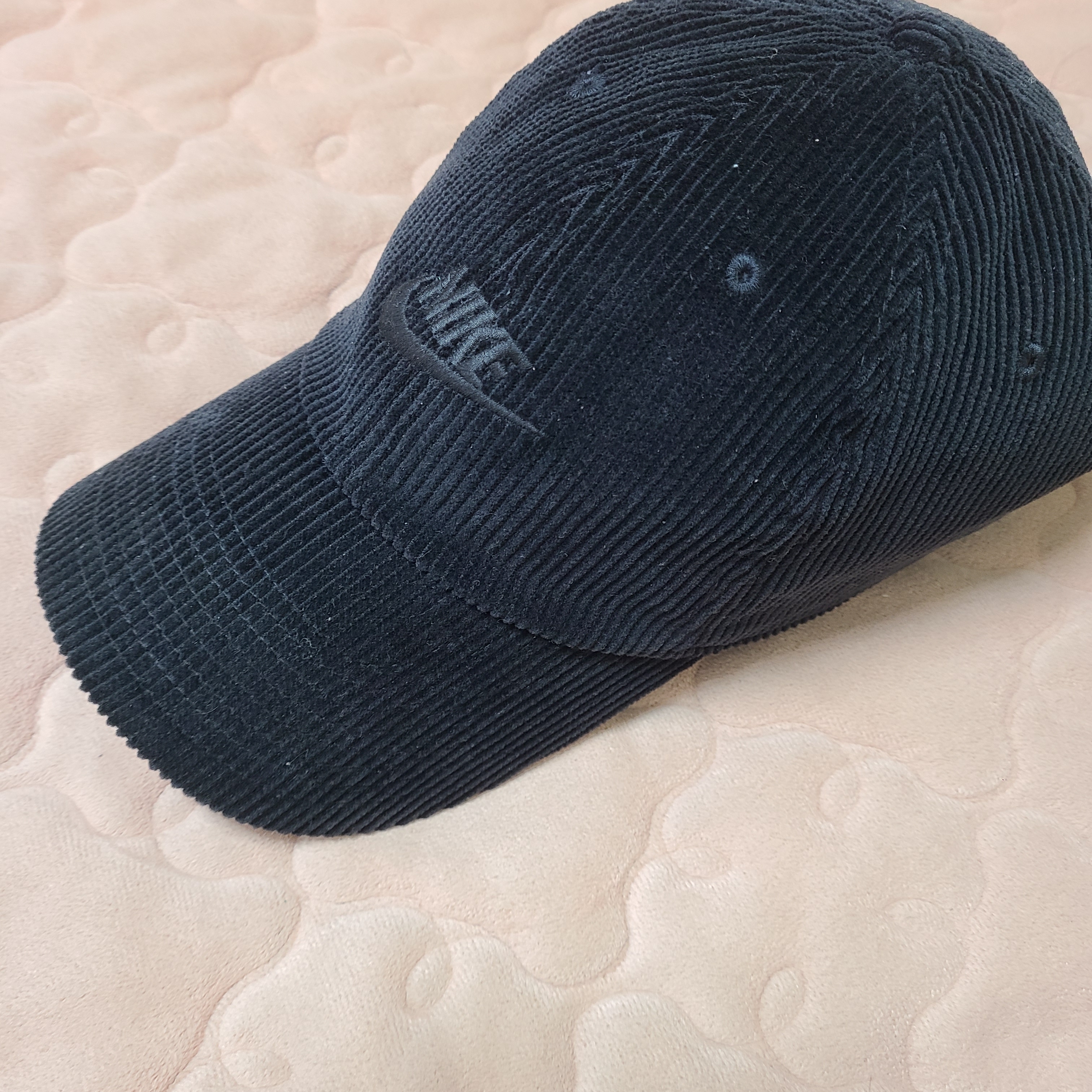 Nike Heritage 86 Corduroy Cap Black 착용 스타일