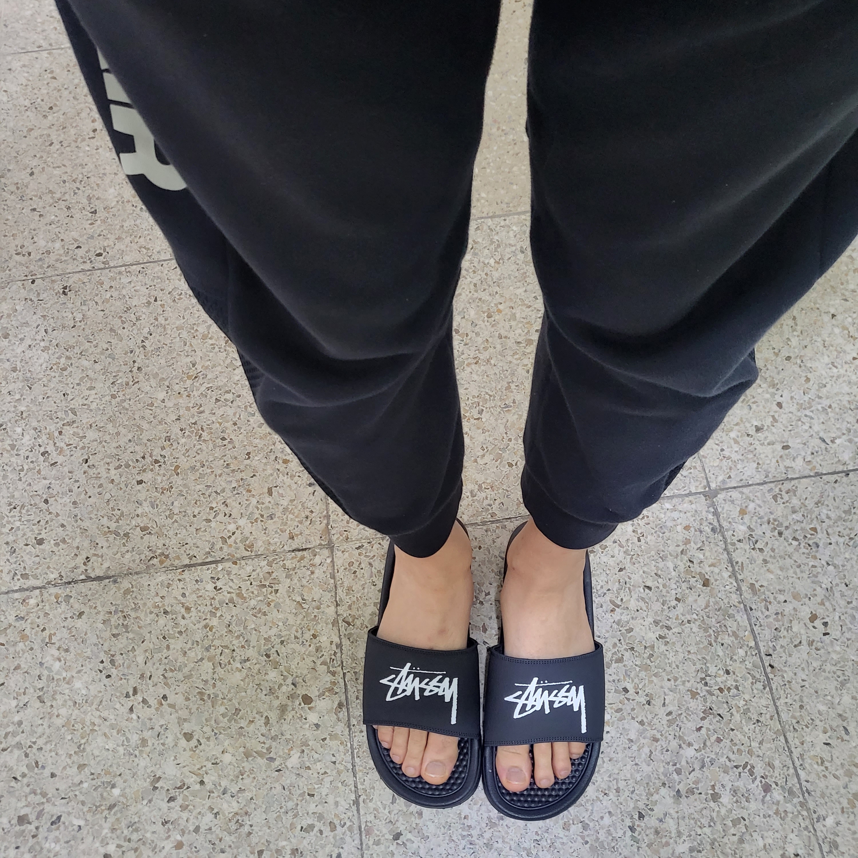 Nike x Stussy Benassi Slide Off Noir 착용 스타일