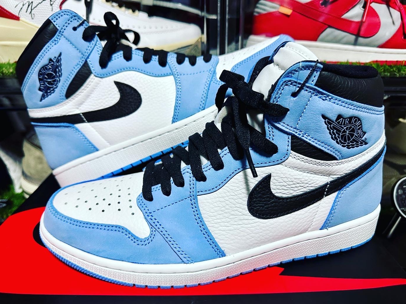 Jordan 1 Retro High OG University Blue, Nike x Peaceminusone Air Force 1 Low Para-Noise 2.0 착용 스타일 - 2